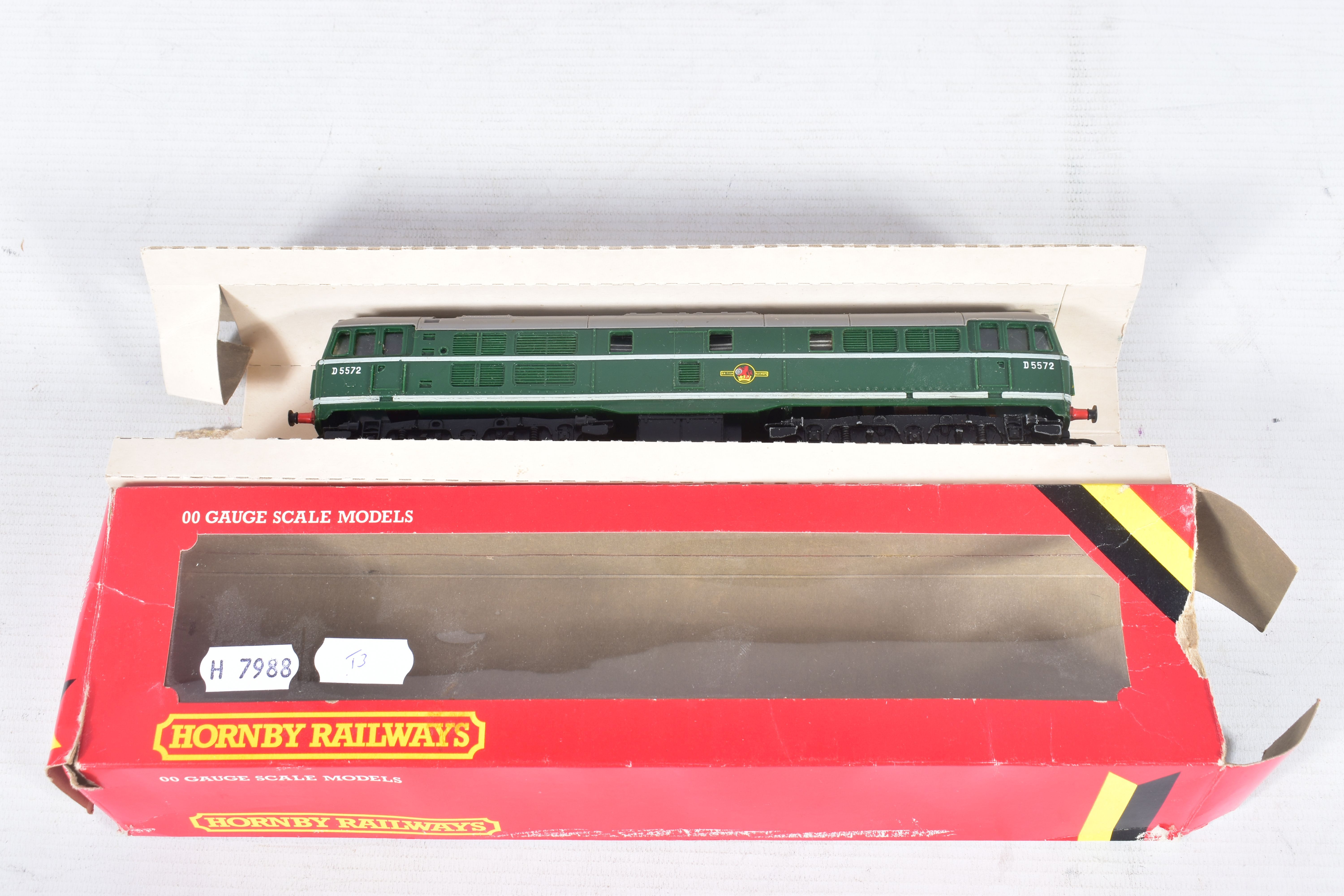 FOUR BOXED OO GAUGE DIESEL LOCOMOTIVES, boxed Tri-ang Hornby Dock Shunter, No.3, red livery ( - Image 4 of 5