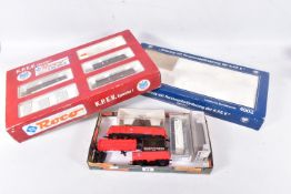 AN UNBOXED ROCO HO GAUGE D.B. CLASS 215 LOCOMOTIVE, with a small quantity of boxed Fleischmann and