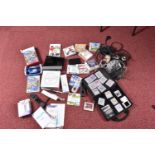 NINTENDO DS LITE AND WII CONSOLE, AND A QUANTITY OF DS, WII & GAMEBOY GAMES AND ACCESSORIES, DS
