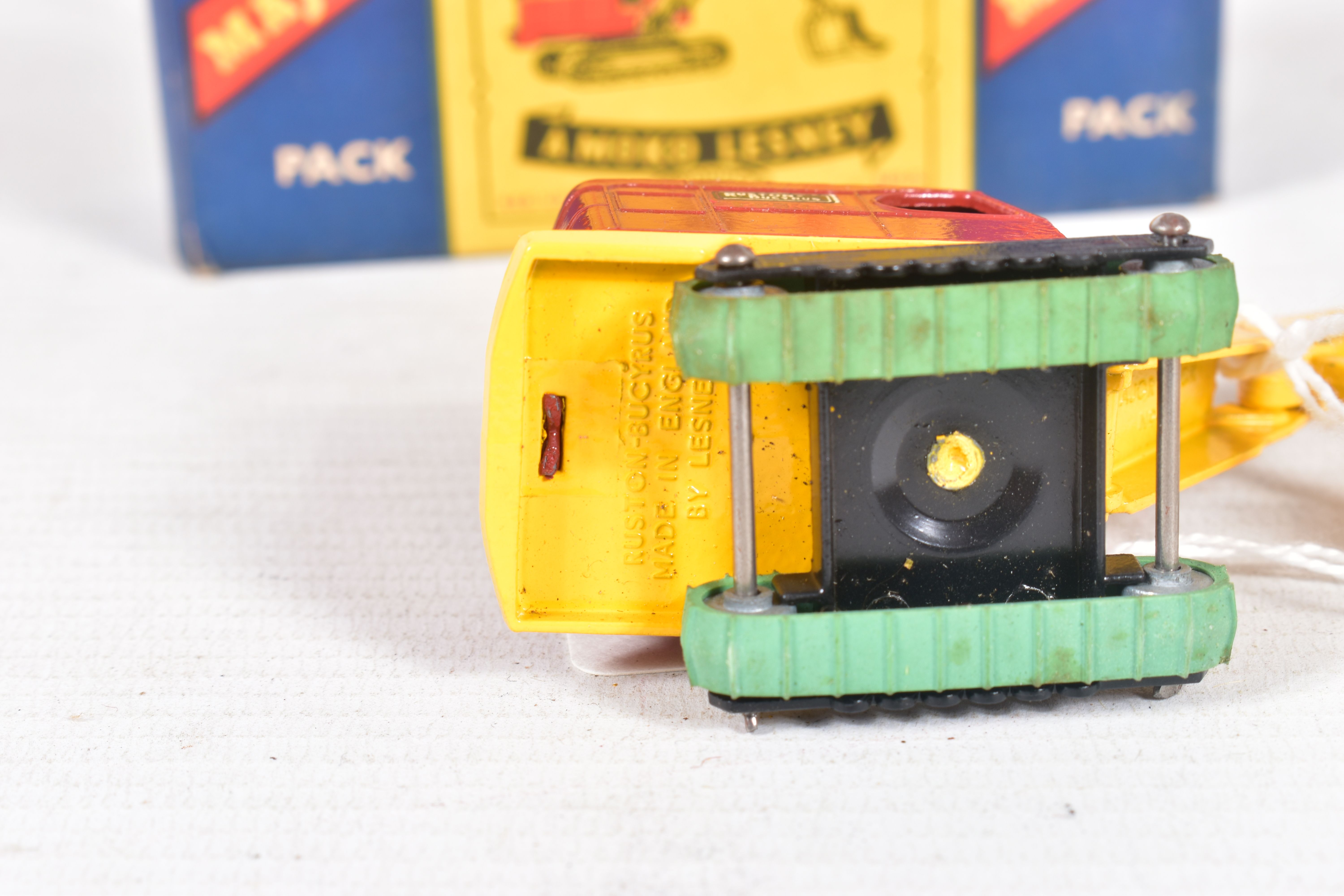 THREE BOXED MOKO LESNEY MATCHBOX SERIES MAJOR PACKS, Caterpillar Earthmover, No.1, Ruston Bucyrus, - Image 6 of 9
