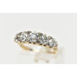 A FIVE STONE DIAMOND RING, five graduated old cut diamonds, approximate total diamond weight 1.50ct,