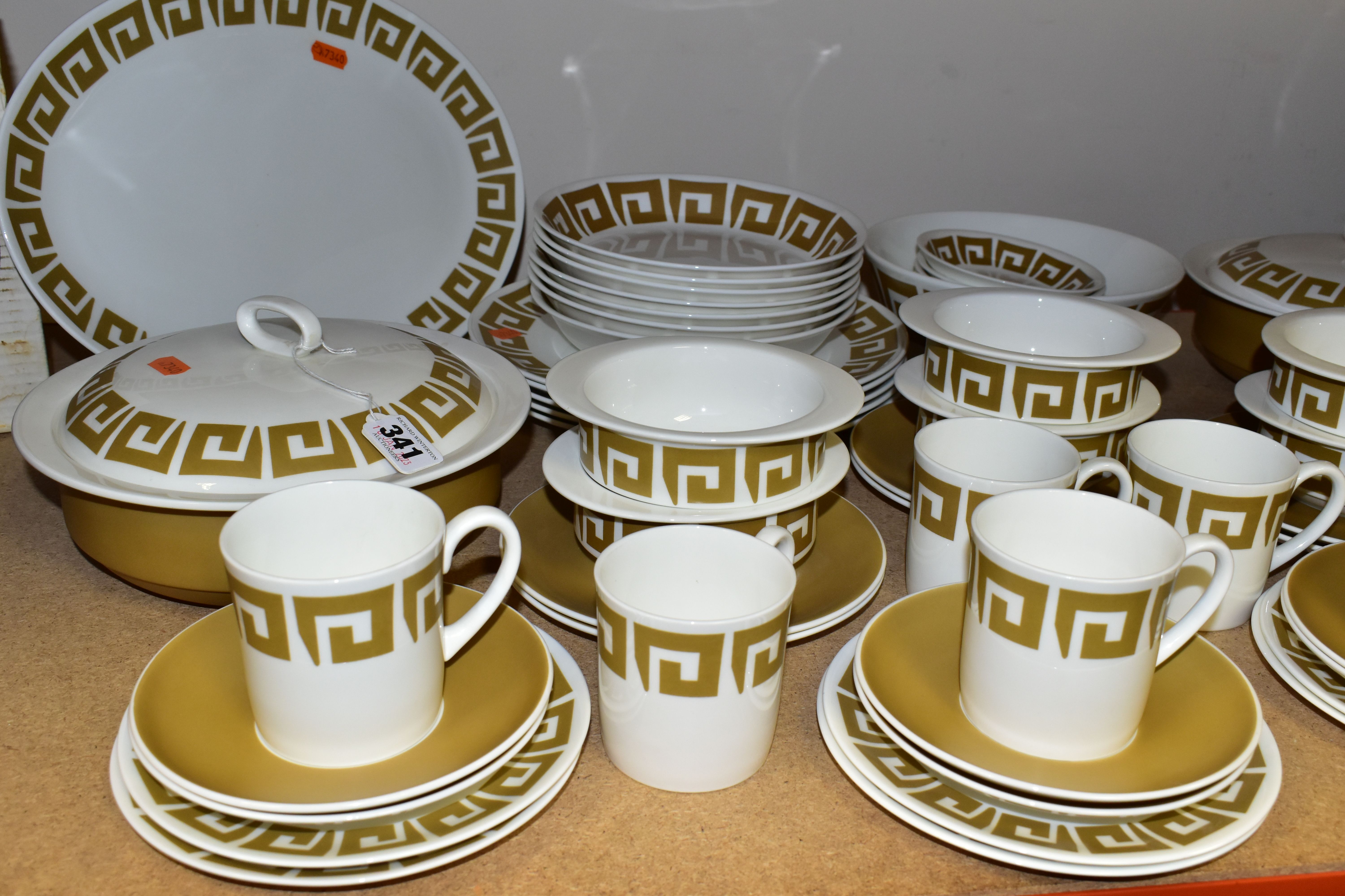 A WEDGWOOD SUSIE COOPER DESIGN 'OLD GOLD KEYSTONE' PATTERN DINNER SET, comprising one large meat