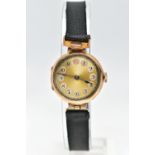 A LADIES 9CT GOLD EARLY 20TH CENTURY WRISTWATCH, manual wind needs attention, round gold dial,