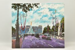 TIMMY MALLETT (BRITISH CONTEMPORARY) 'CELEBRATING ON THE MALL', a signed limited edition box