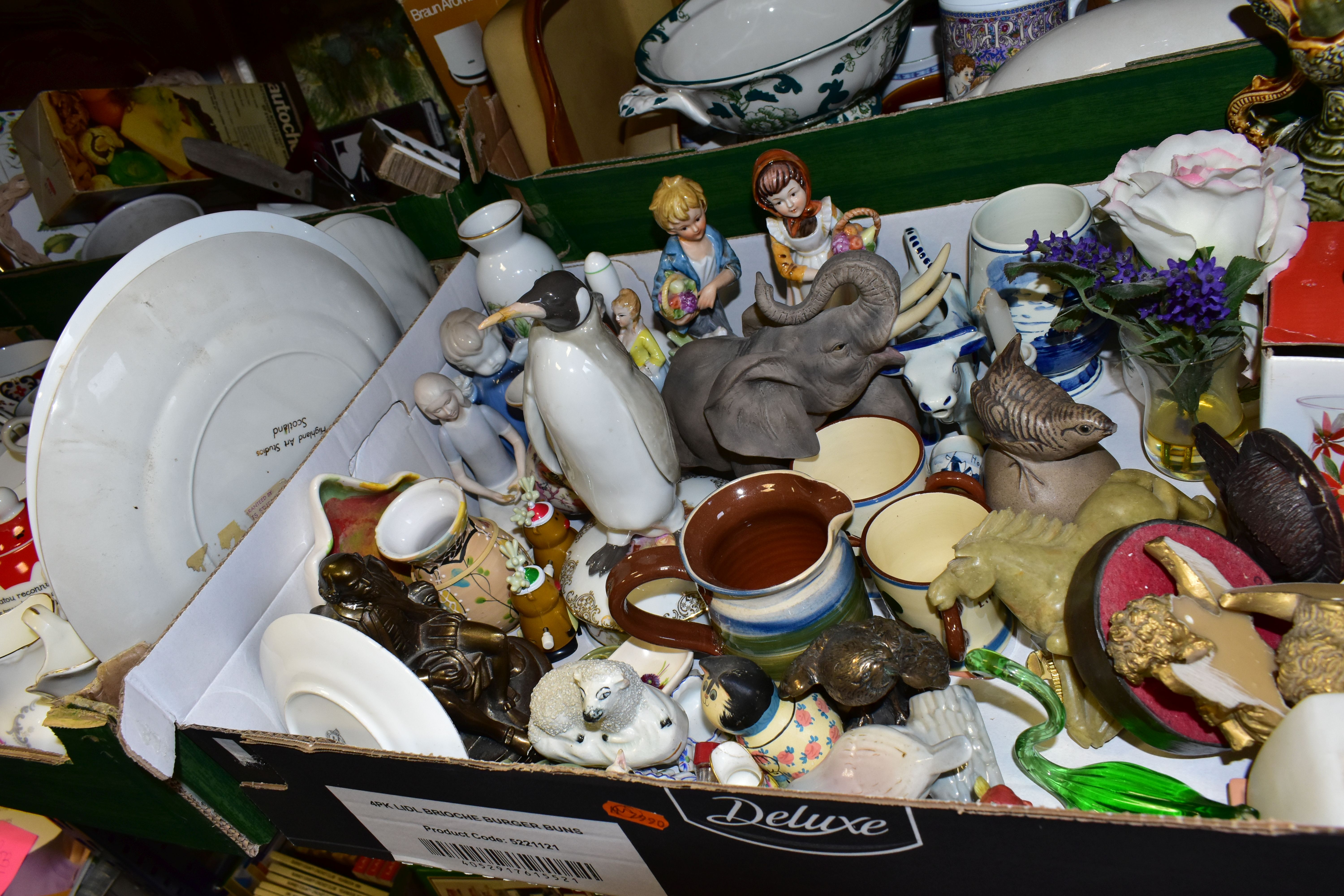 FIVE BOXES OF TEA WARES, ORNAMENTS AND GLASS WARE, to include a Colclough tea set pattern No. - Image 8 of 8