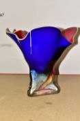 A LARGE COLOURED ART GLASS CENTERPIECE VASE, multicoloured, flowing glass vase, height 32cm (1) (