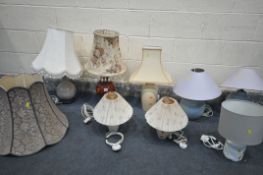 A QUANTITY OF TABLE LAMPS, of various styles and shapes, all with shades, and a loose shade (9)