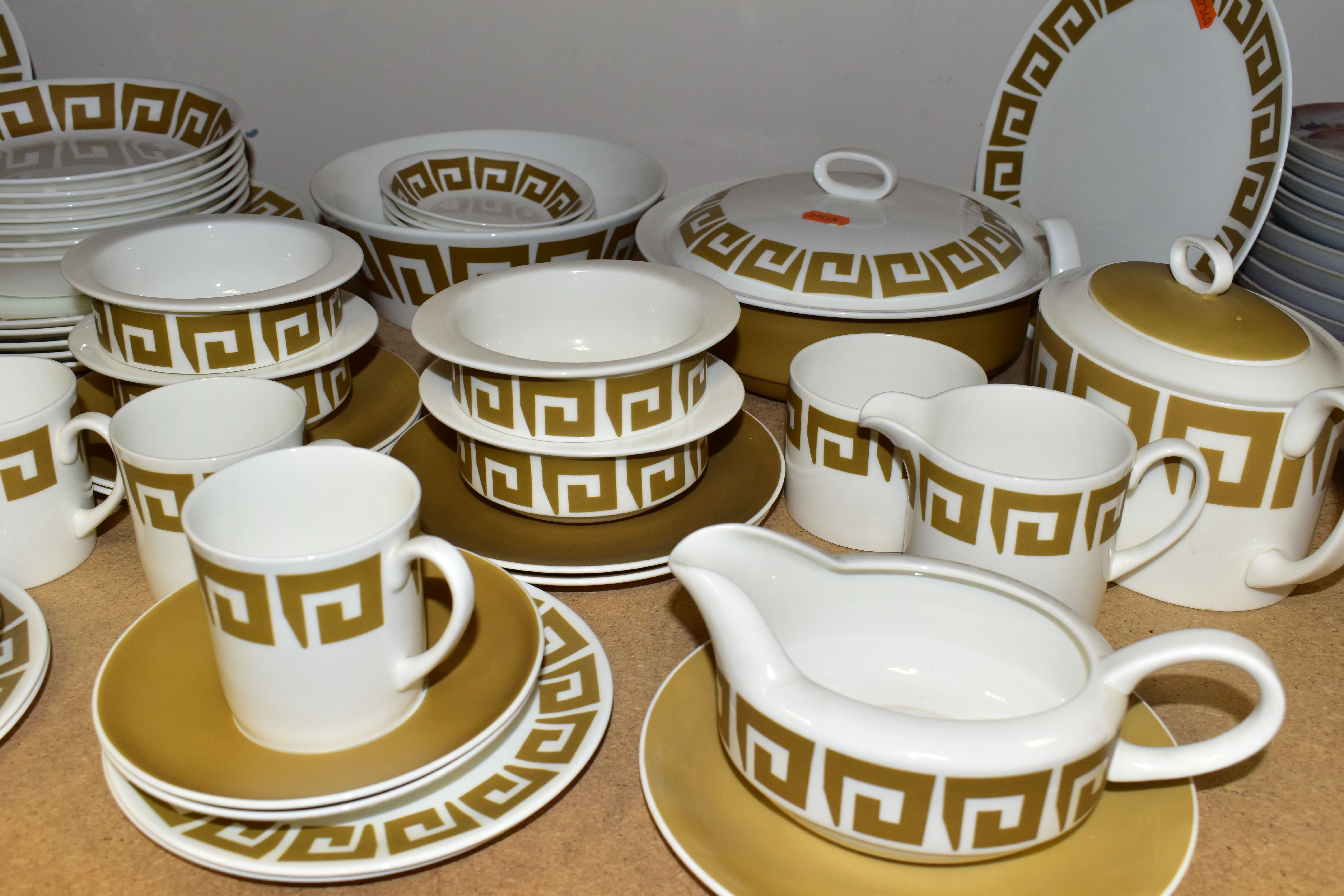 A WEDGWOOD SUSIE COOPER DESIGN 'OLD GOLD KEYSTONE' PATTERN DINNER SET, comprising one large meat - Image 2 of 6