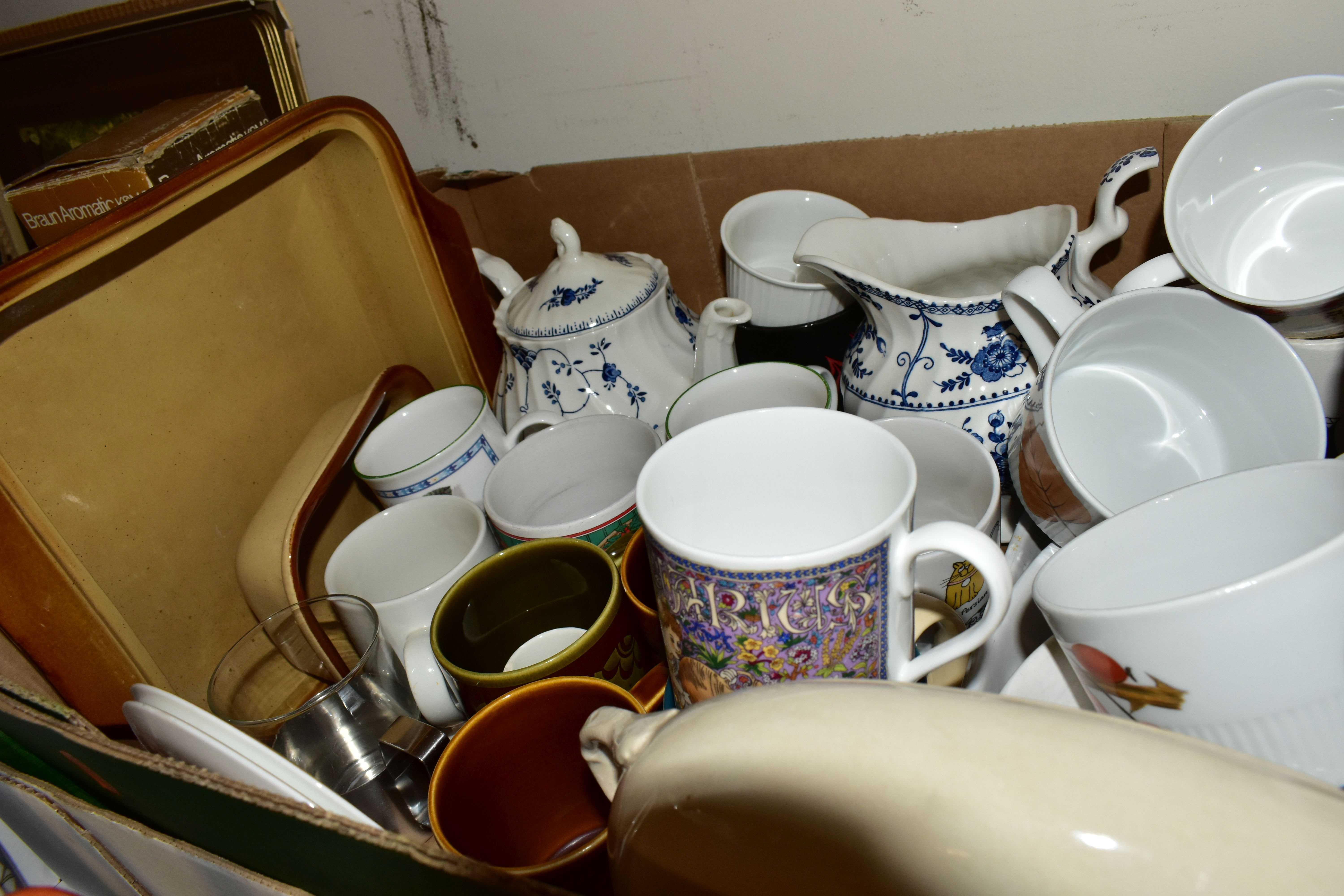 FIVE BOXES OF TEA WARES, ORNAMENTS AND GLASS WARE, to include a Colclough tea set pattern No. - Image 7 of 8