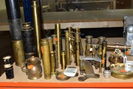 A GROUP OF BRASS BINOCULARS, TELESCOPES, PARTS, LENSES, ETC to include two pairs of brass