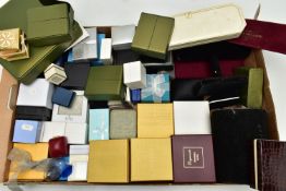 A BOX OF EMPTY JEWELLERY BOXES, to include ring boxes, necklace boxes, bracelet boxes and a black