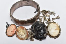 A SILVER HINGED BANGLE AND OTHER JEWELLERY ITEMS, a wide bangle engraved with scrolling foliage