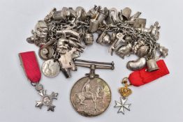 A WHITE METAL CHARM BRACELET, WWI MEDAL AND MINIATURE JEWELS, the charm bracelet made of