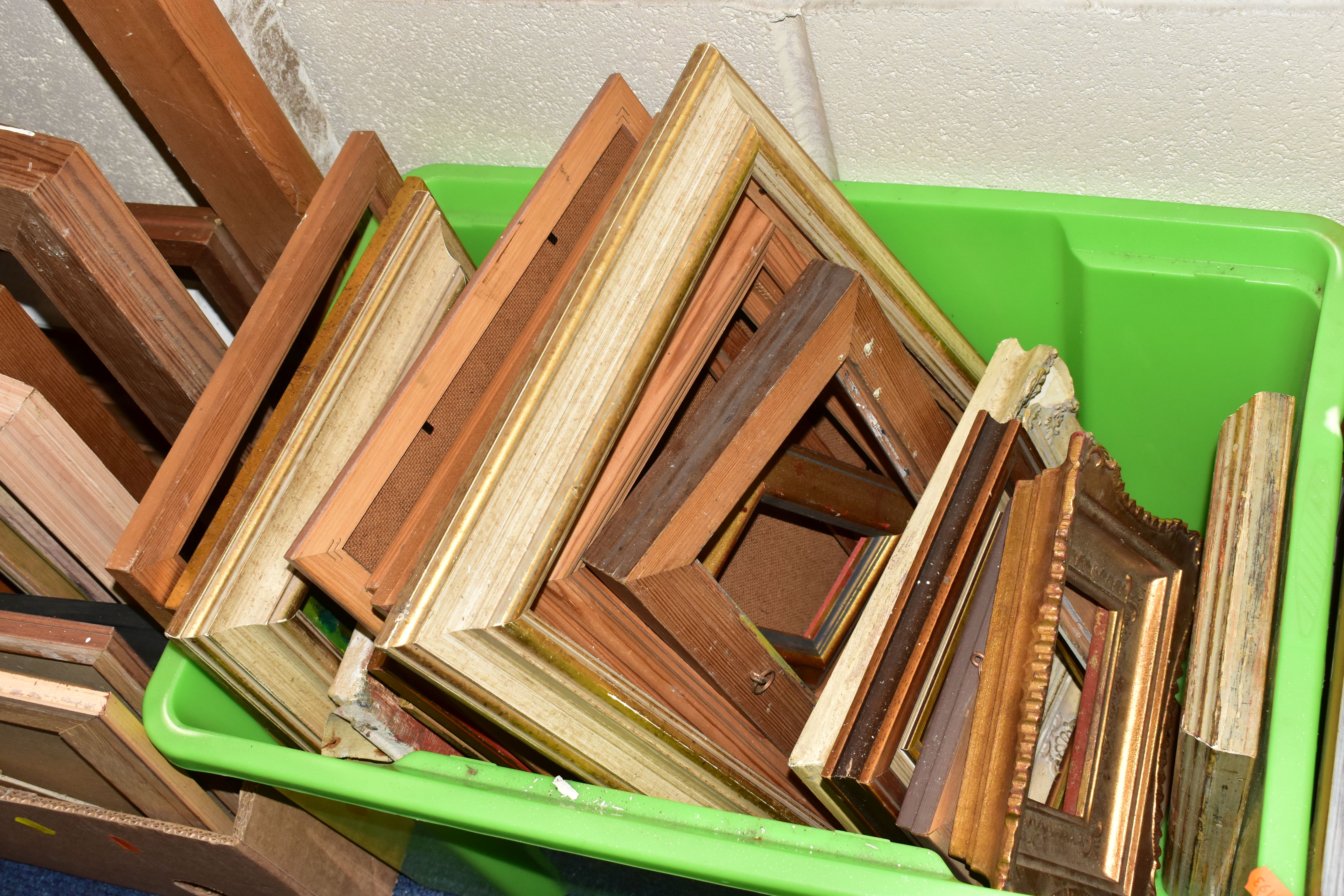 A QUANTITY OF WOODEN PICTURE FRAMES, assorted shapes and sizes, together with a small number of - Image 5 of 8