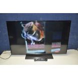 A PANASONIC TX-43FX550B 43in TV with remote (PAT pass and working)