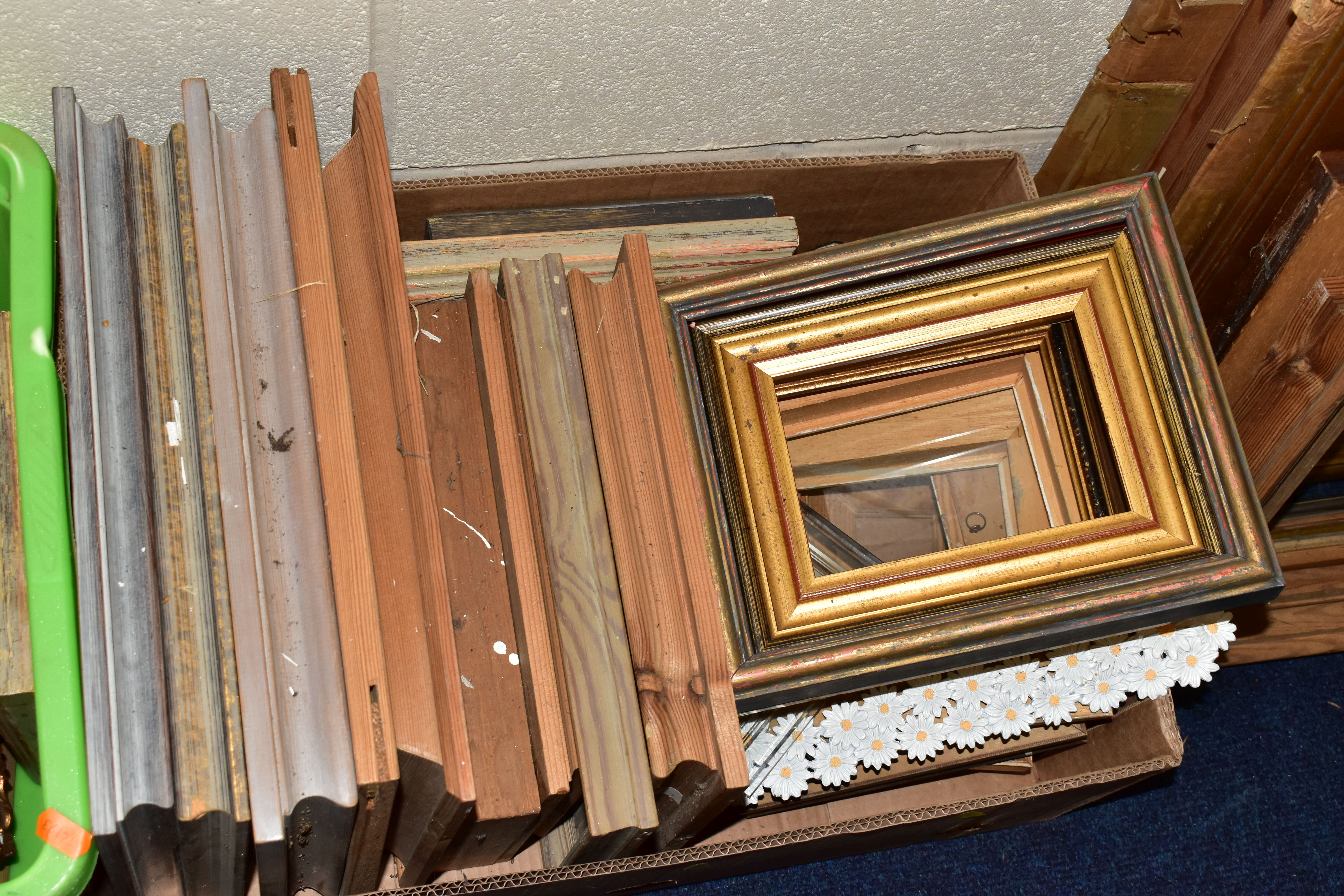 A QUANTITY OF WOODEN PICTURE FRAMES, assorted shapes and sizes, together with a small number of - Image 4 of 8