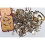 A BAG OF ASSORTED SILVER AND WHITE METAL JEWELLERY, to include an AF silver hinged bangle, decorated