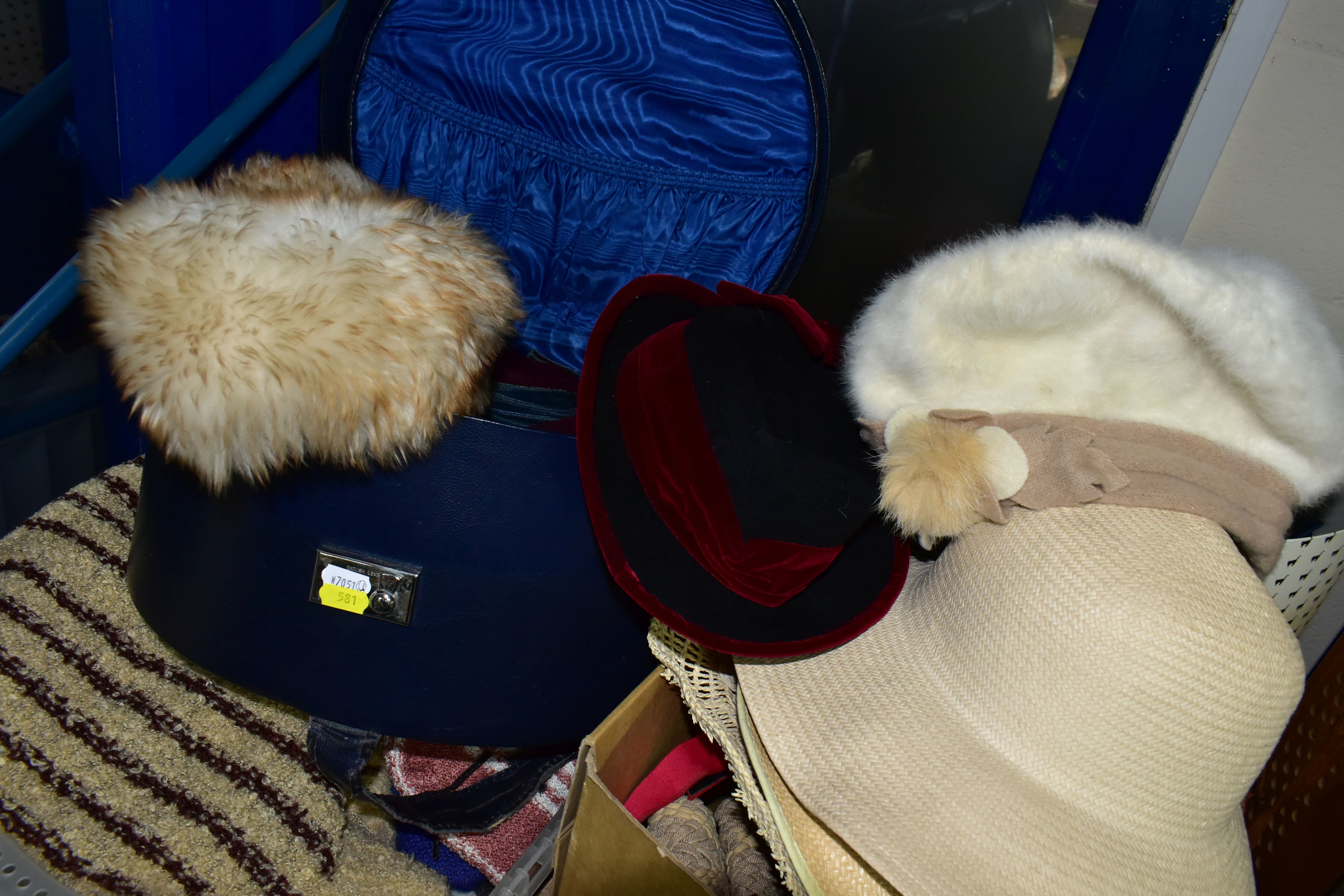 FOUR BOXES AND LOOSE LADIES' HATS, HAT BOXES, SCARVES AND CLOTHING, to include a selection of - Image 4 of 4