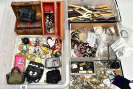 A PLASTIC BOX OF ASSORTED ITEMS, to include various pieces of costume jewellery, small purses,