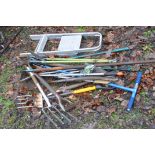 A QUANTITY OF GARDEN TOOLS including spades, forks a pair of aluminium steps etc