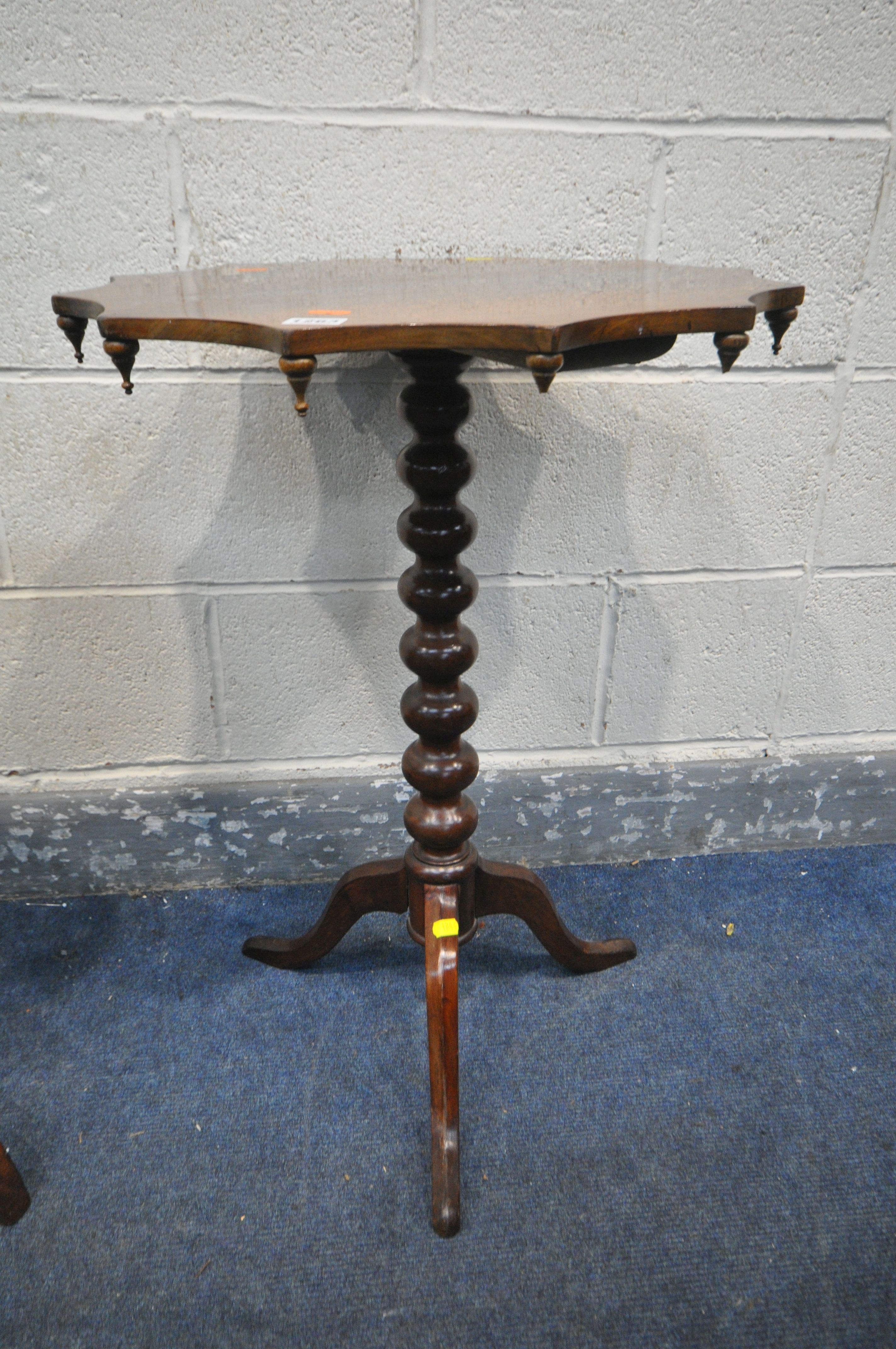 A 19TH CENTURY MAHOGANY TRIPOD TABLE, with a wavy top on a bobbin turned support, diameter 52cm x - Image 3 of 4