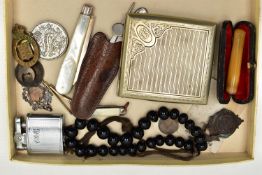 A SELECTION OF MISCELLANEOUS ITEMS, to include an early 20th century silver fruit knife with