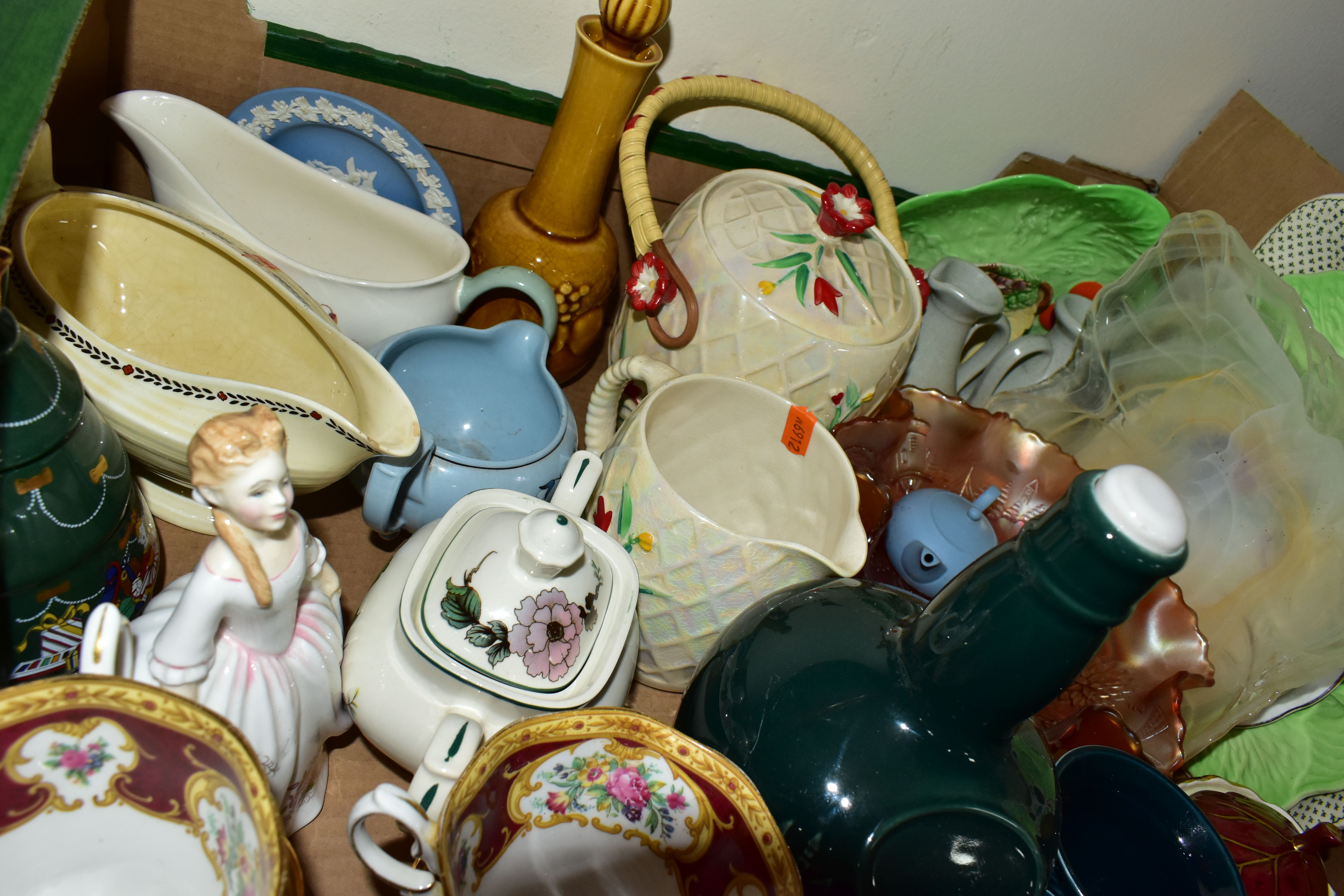 THREE BOXES OF CERAMICS, GLASS AND SUNDRY ITEMS, to include a Copeland Spode's Italian fruit bowl - Image 6 of 7