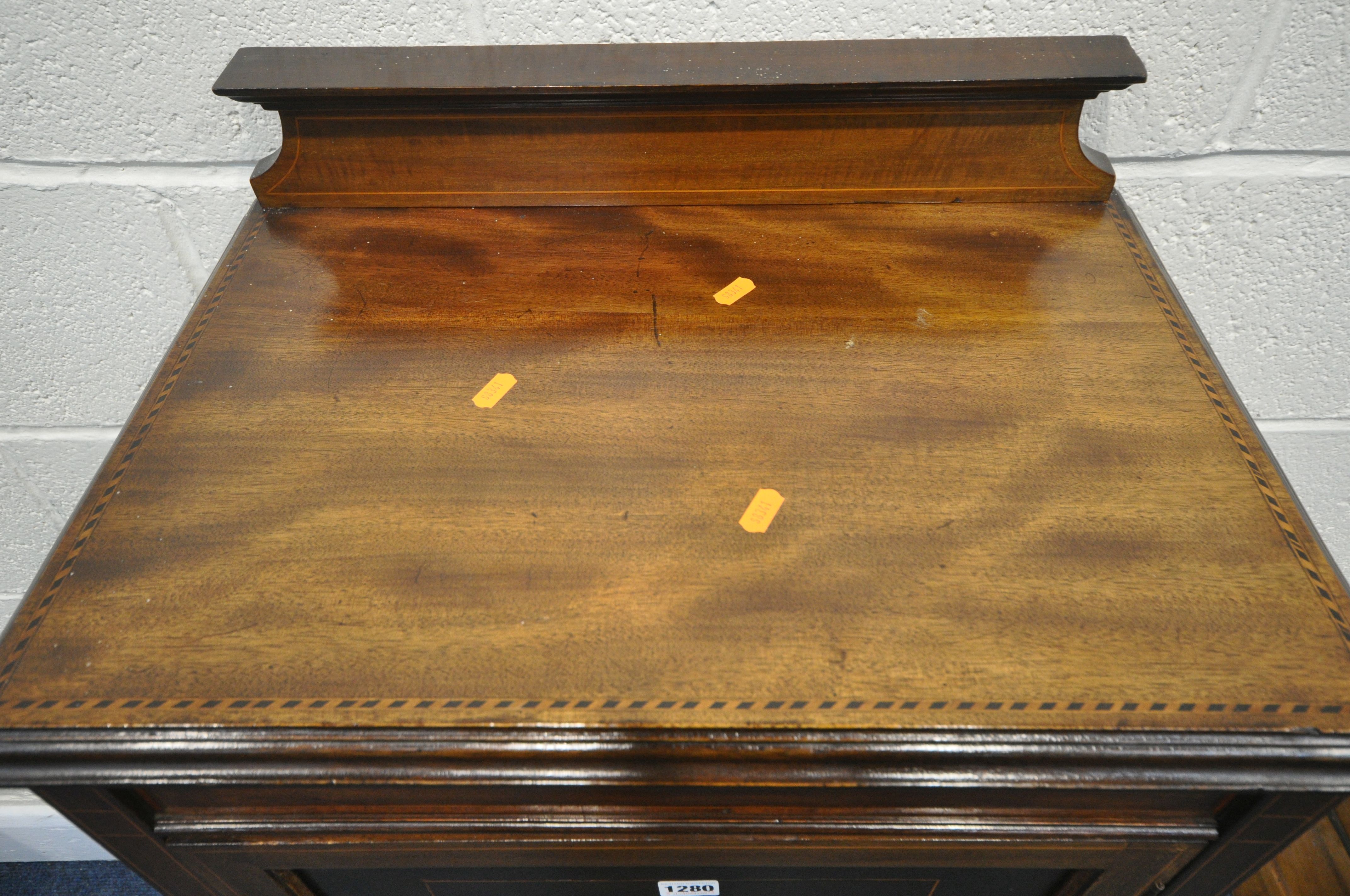 AN EDWARDIAN MAHOGANY AND INLAID SINGLE DOOR CABINET. with a raised back, floral design to door, - Image 2 of 3