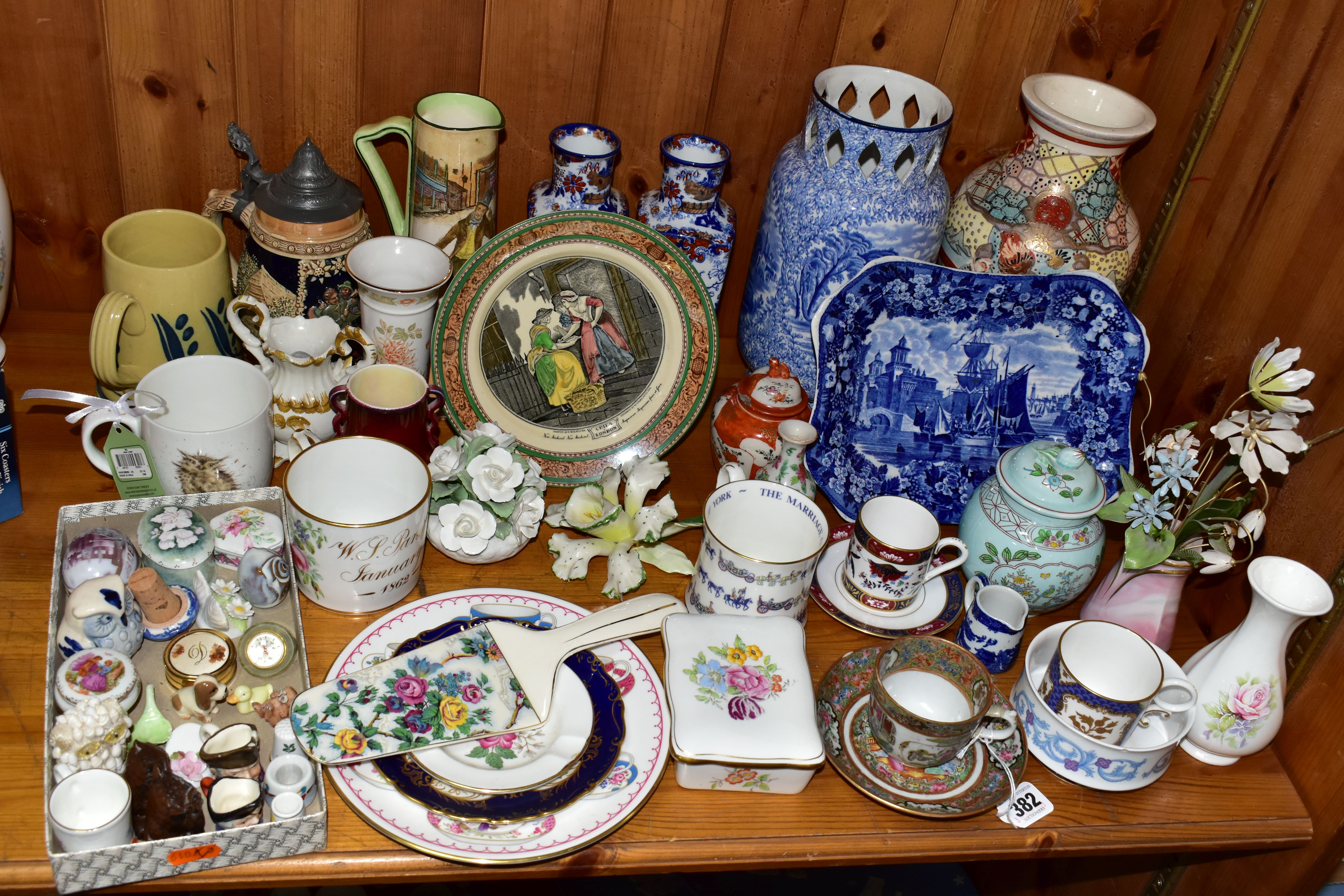 A GROUP OF CERAMICS, to include a Chinese Rose Medallion teacup and saucer (old repair to handle, - Image 2 of 9