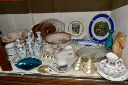 A GROUP OF CERAMICS, GLASS AND SUNDRY ITEMS, to include a Poole Pottery cheese dish, preserve pot