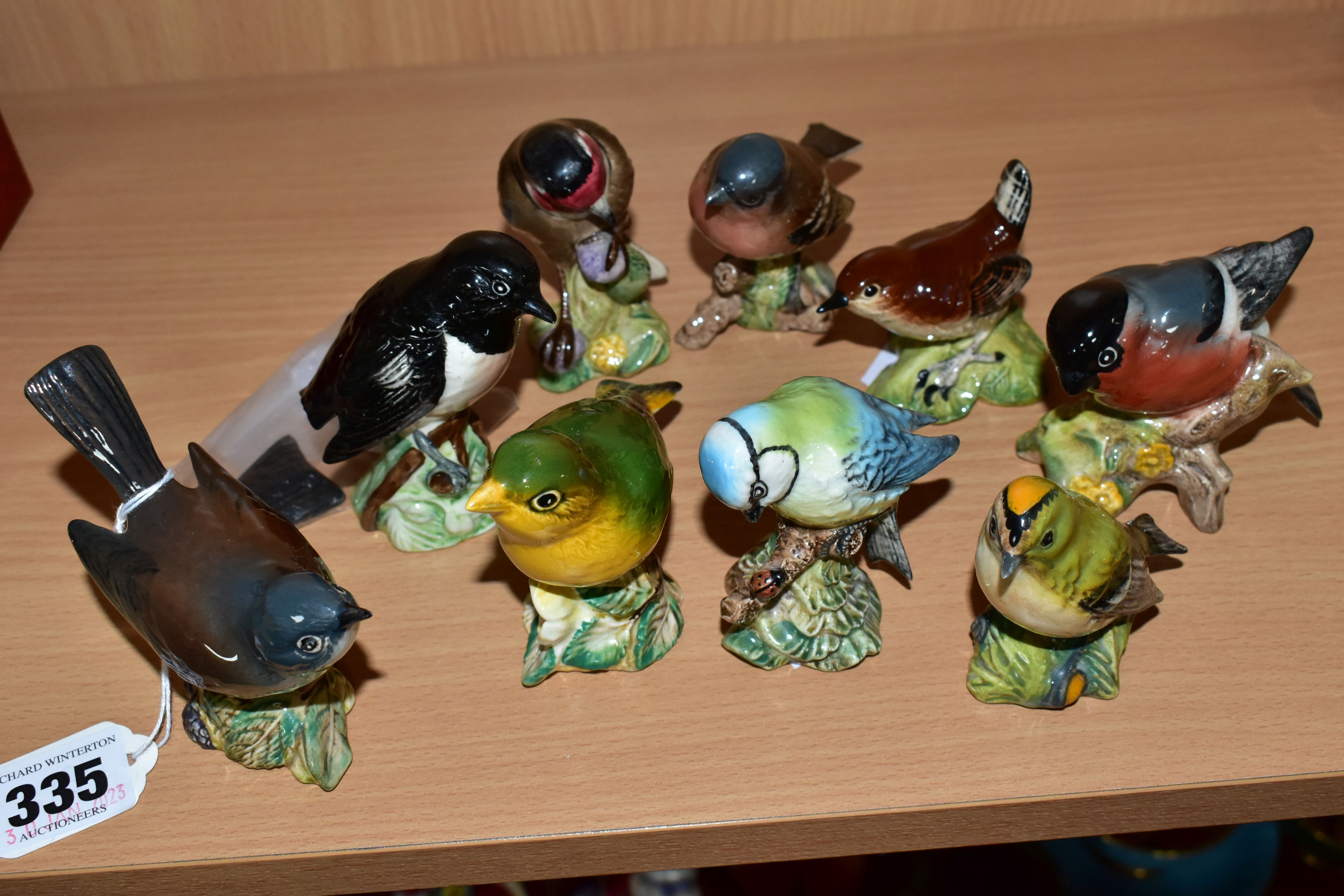 A COLLECTION OF NINE BESWICK BIRD FIGURINES, comprising 2106- Whitethroat, 2274- Stonechat (broken - Image 2 of 5