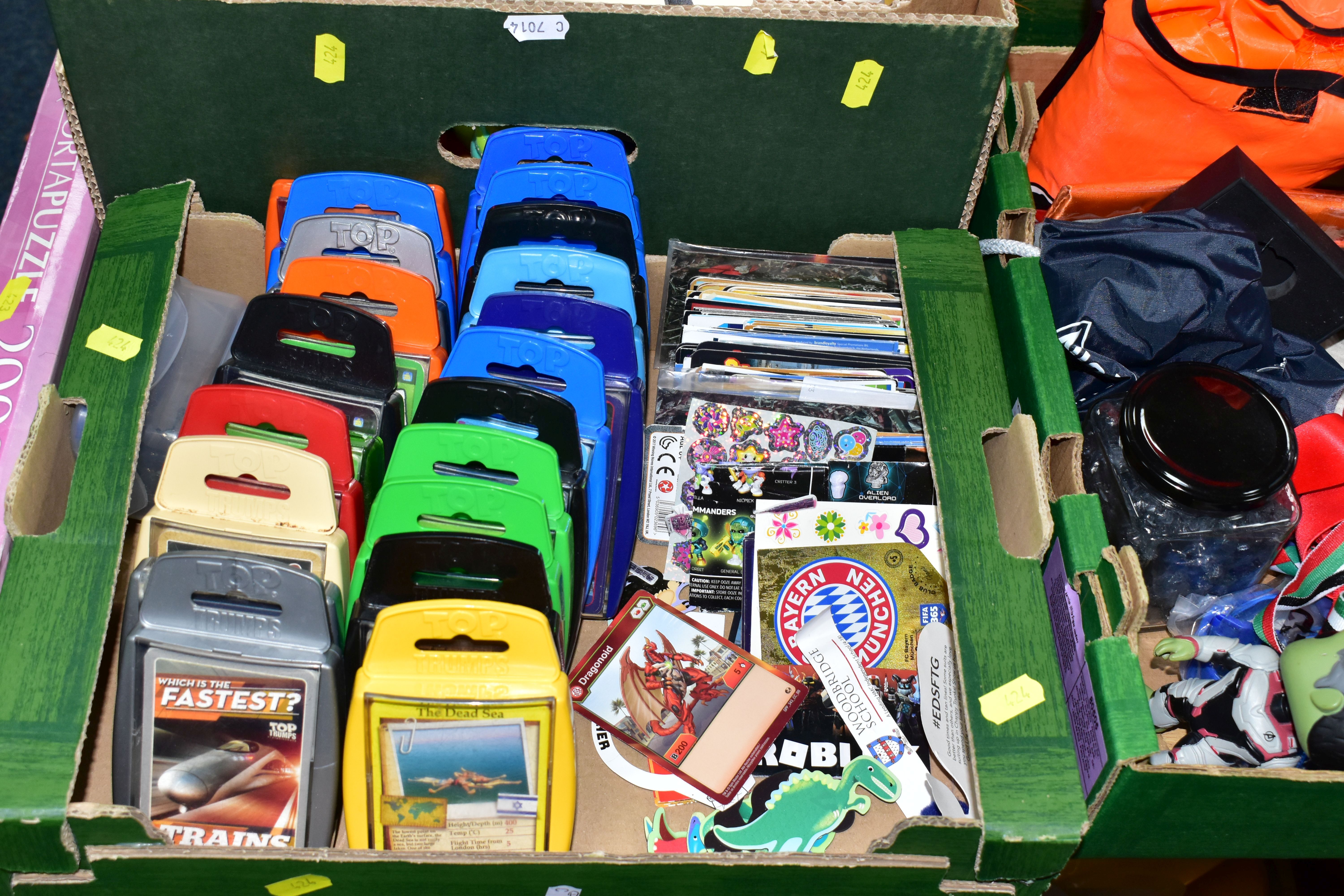 A QUANTITY OF TOYS, GAMES AND SUNDRY ITEMS, to include modern plastic battery operated radio control - Image 4 of 8