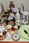A GROUP OF CERAMICS, to include a Paragon Harry Wheatcroft Six World Famous Roses cream jug in '