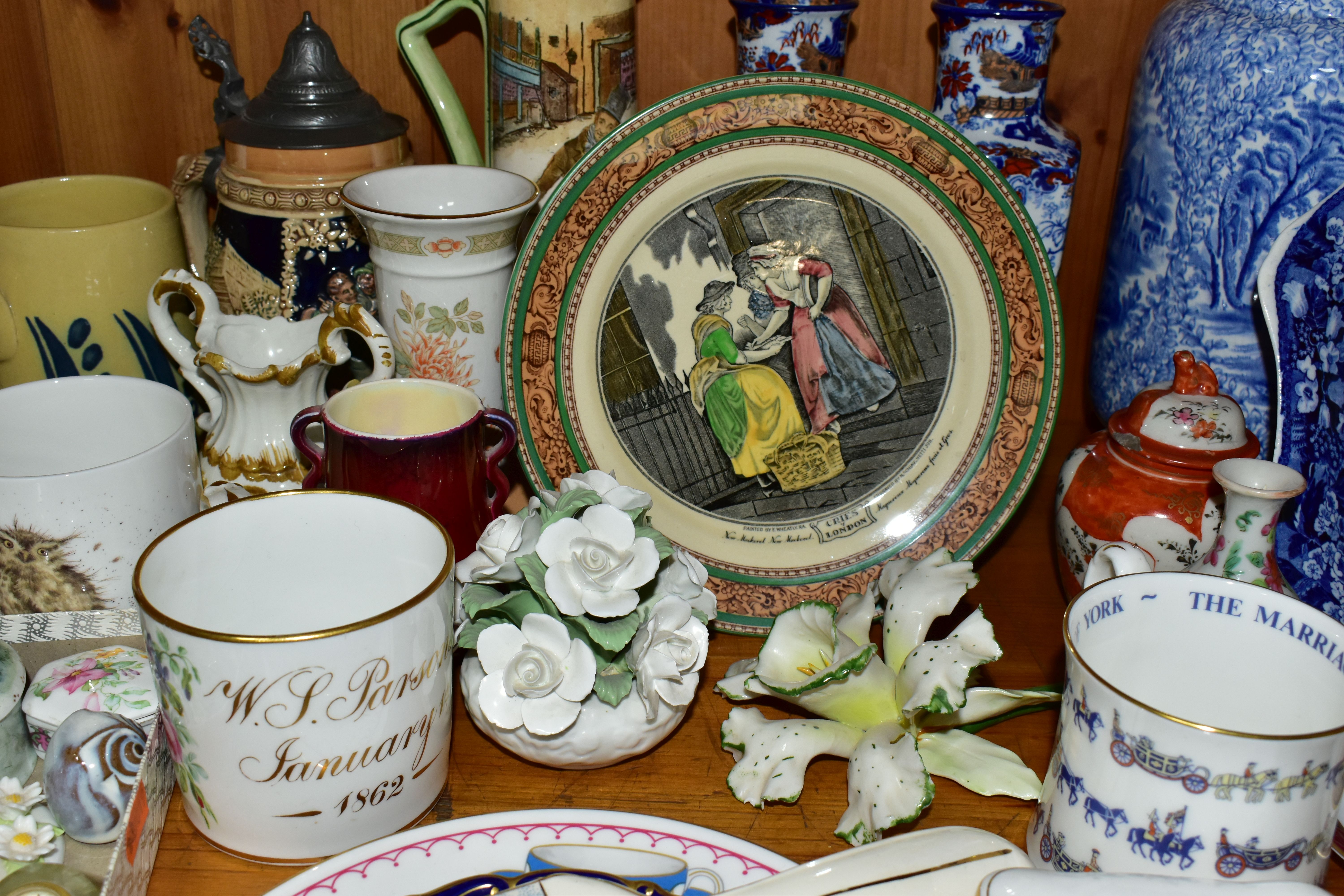 A GROUP OF CERAMICS, to include a Chinese Rose Medallion teacup and saucer (old repair to handle, - Image 7 of 9