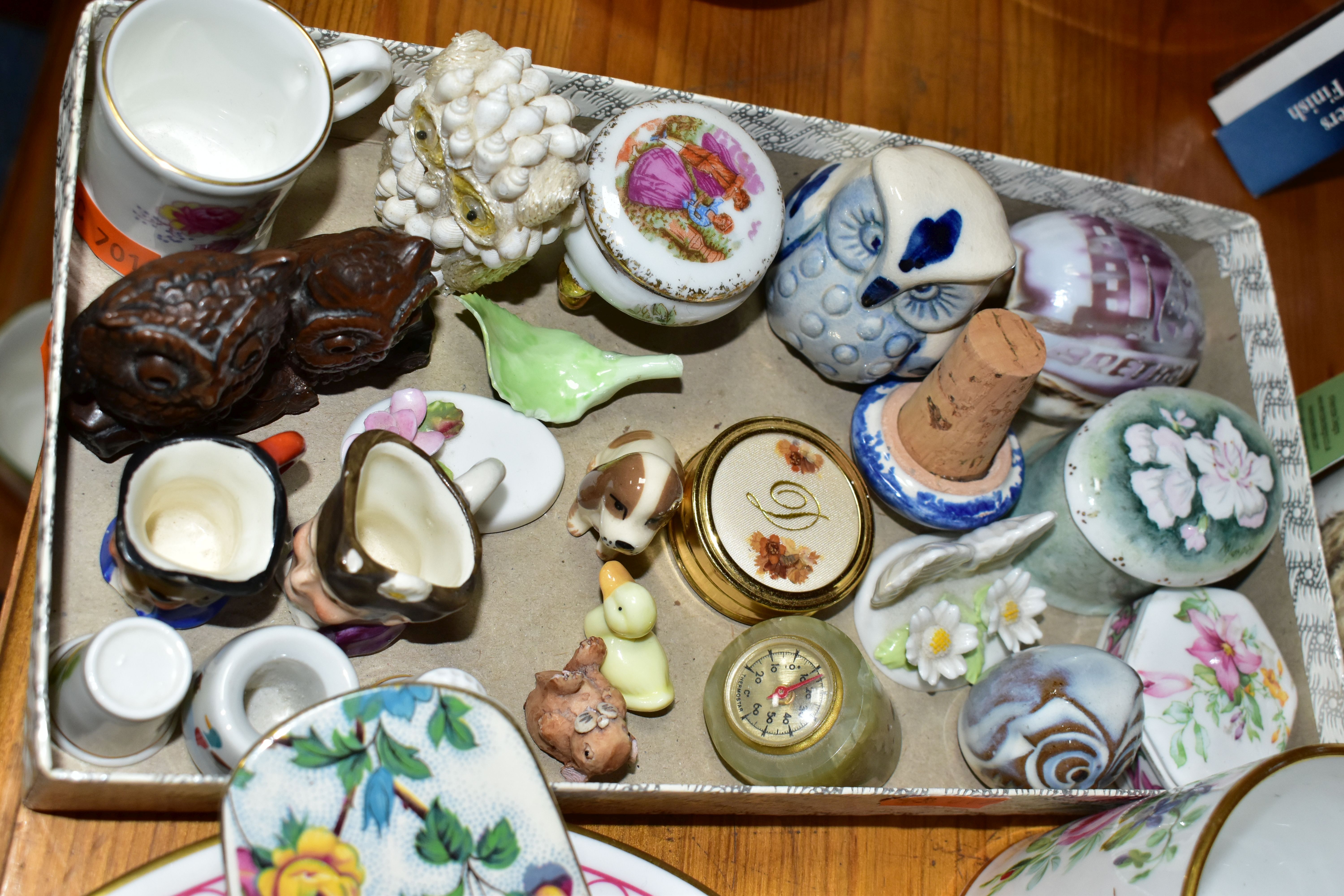 A GROUP OF CERAMICS, to include a Chinese Rose Medallion teacup and saucer (old repair to handle, - Image 9 of 9