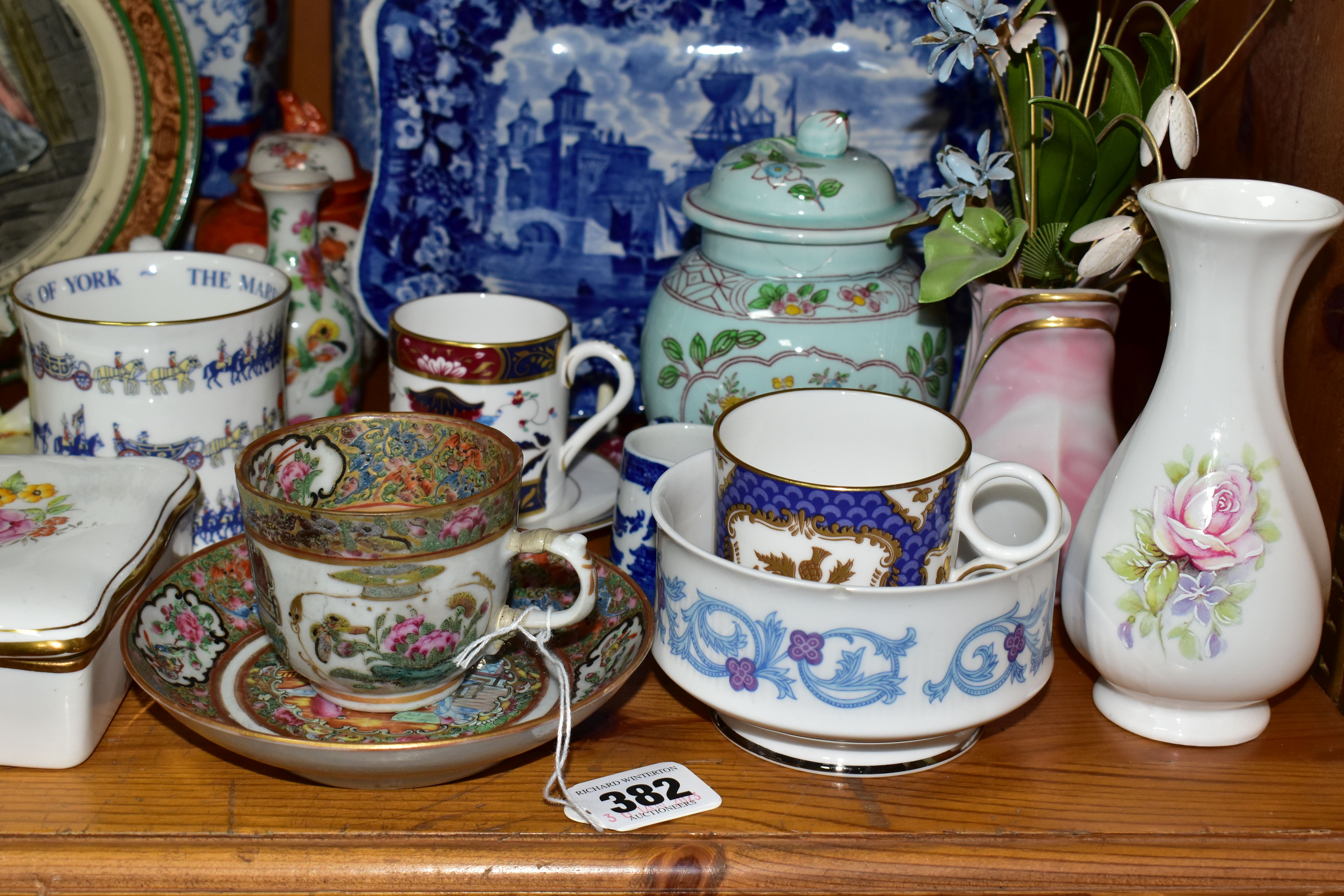 A GROUP OF CERAMICS, to include a Chinese Rose Medallion teacup and saucer (old repair to handle, - Image 4 of 9