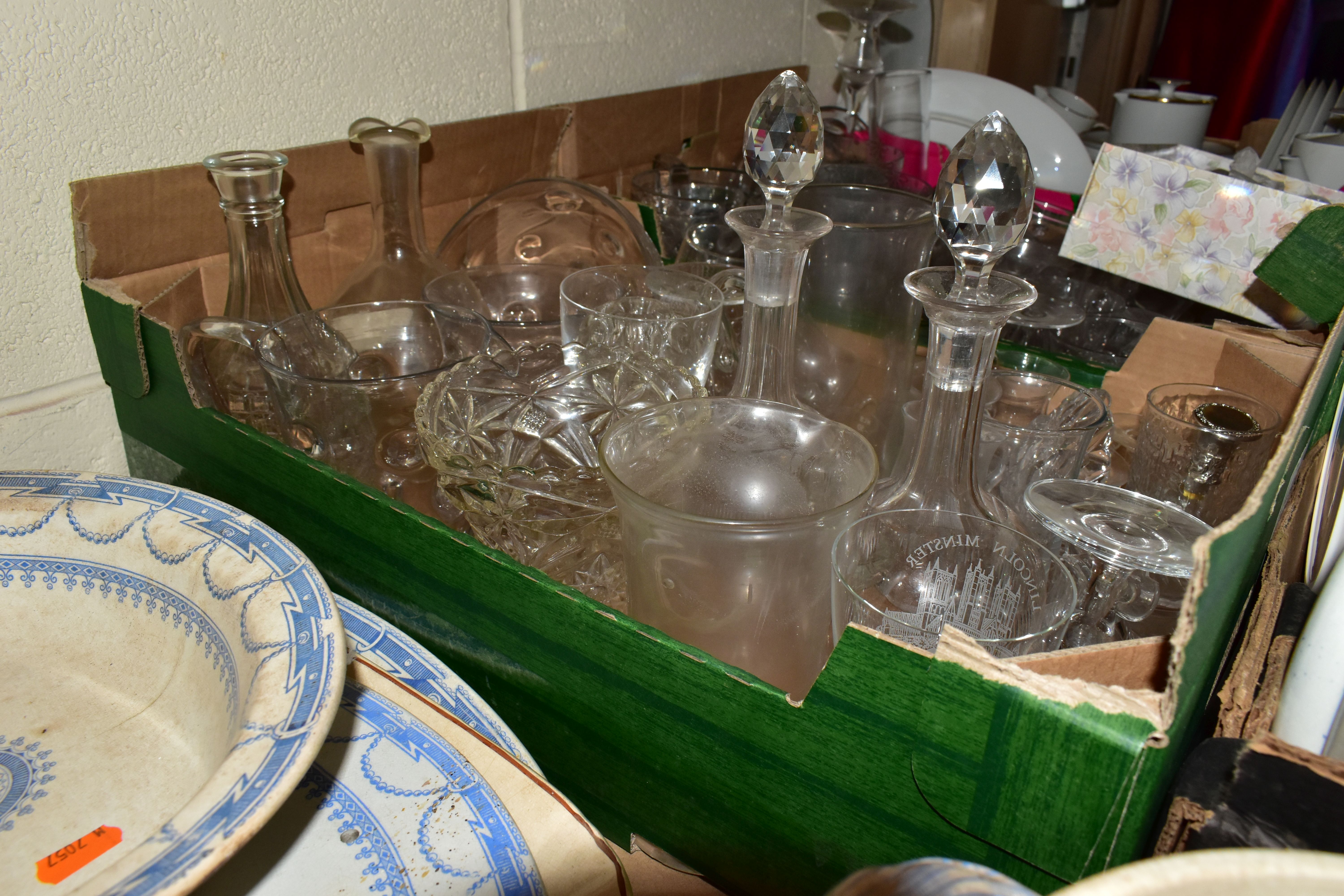 FIVE BOXES AND LOOSE CERAMICS AND GLASS, to include a fourteen piece Alaera Spanish coffee set, a - Image 8 of 8