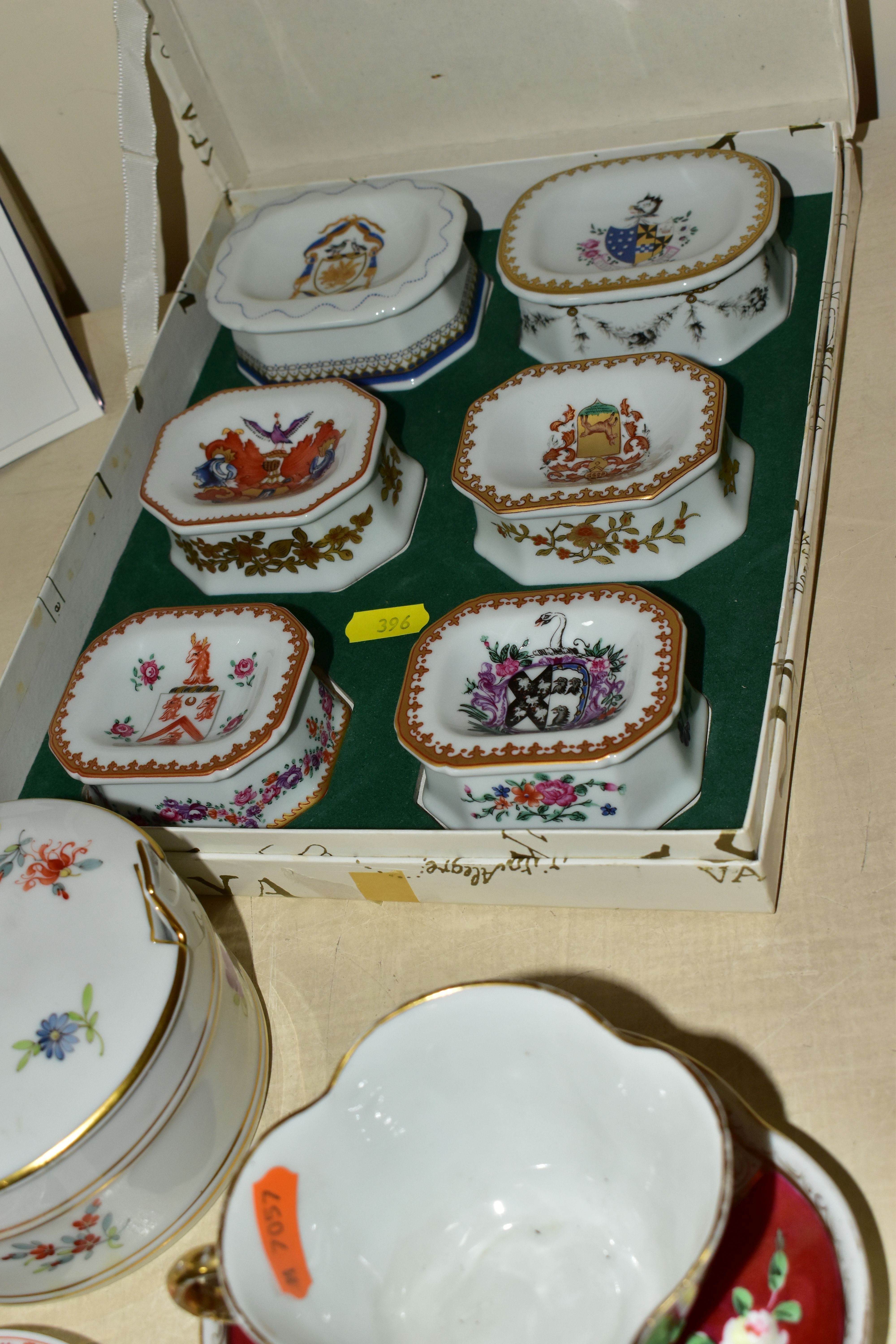 A GROUP OF PORCELAIN ITEMS, to include a white Hutschenreuther lion figure standing on a rectangular - Image 3 of 5