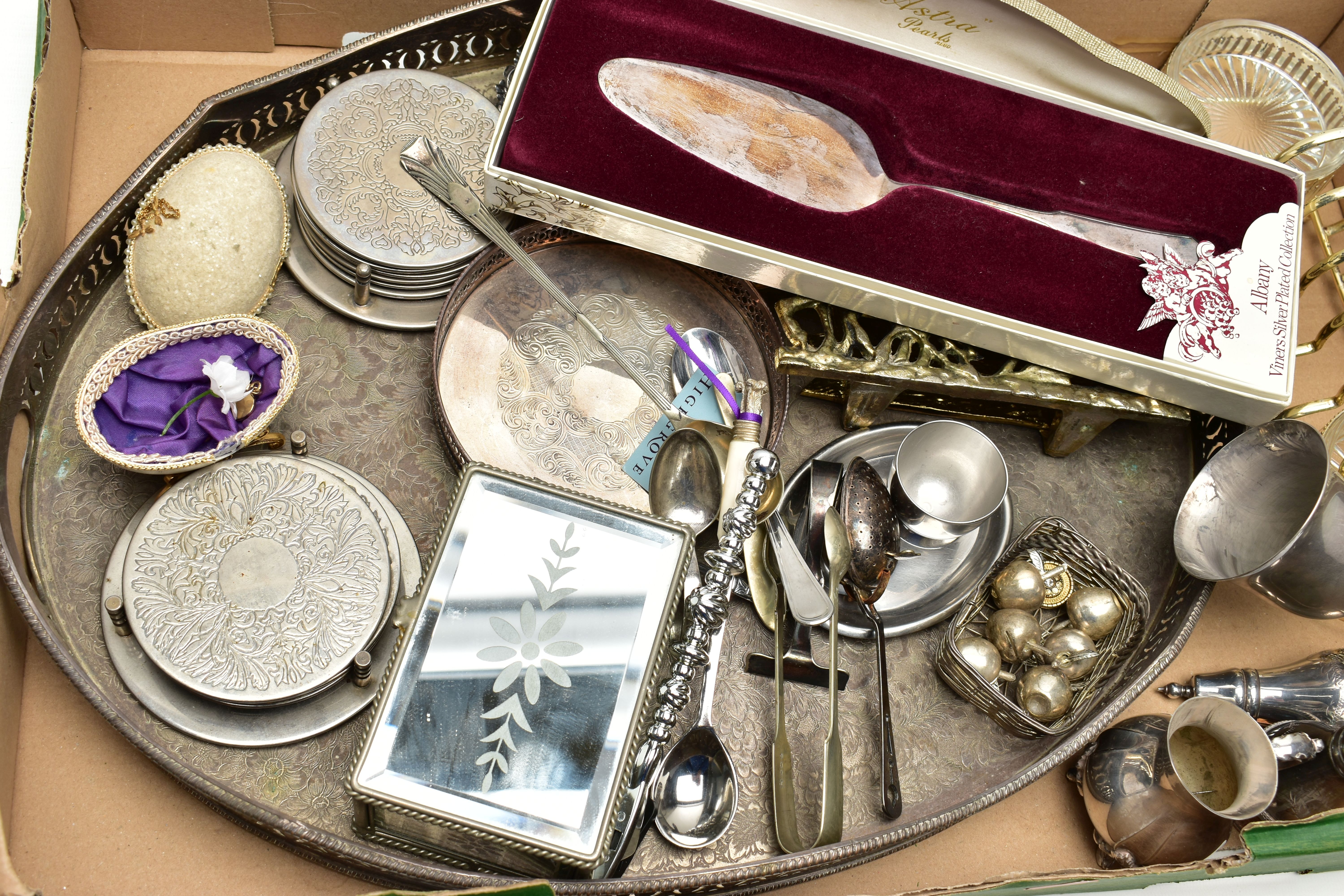 A SELECTION OF MAINLY SILVER PLATED WARE, to include a late Victorian silver bon bon dish with - Image 4 of 4