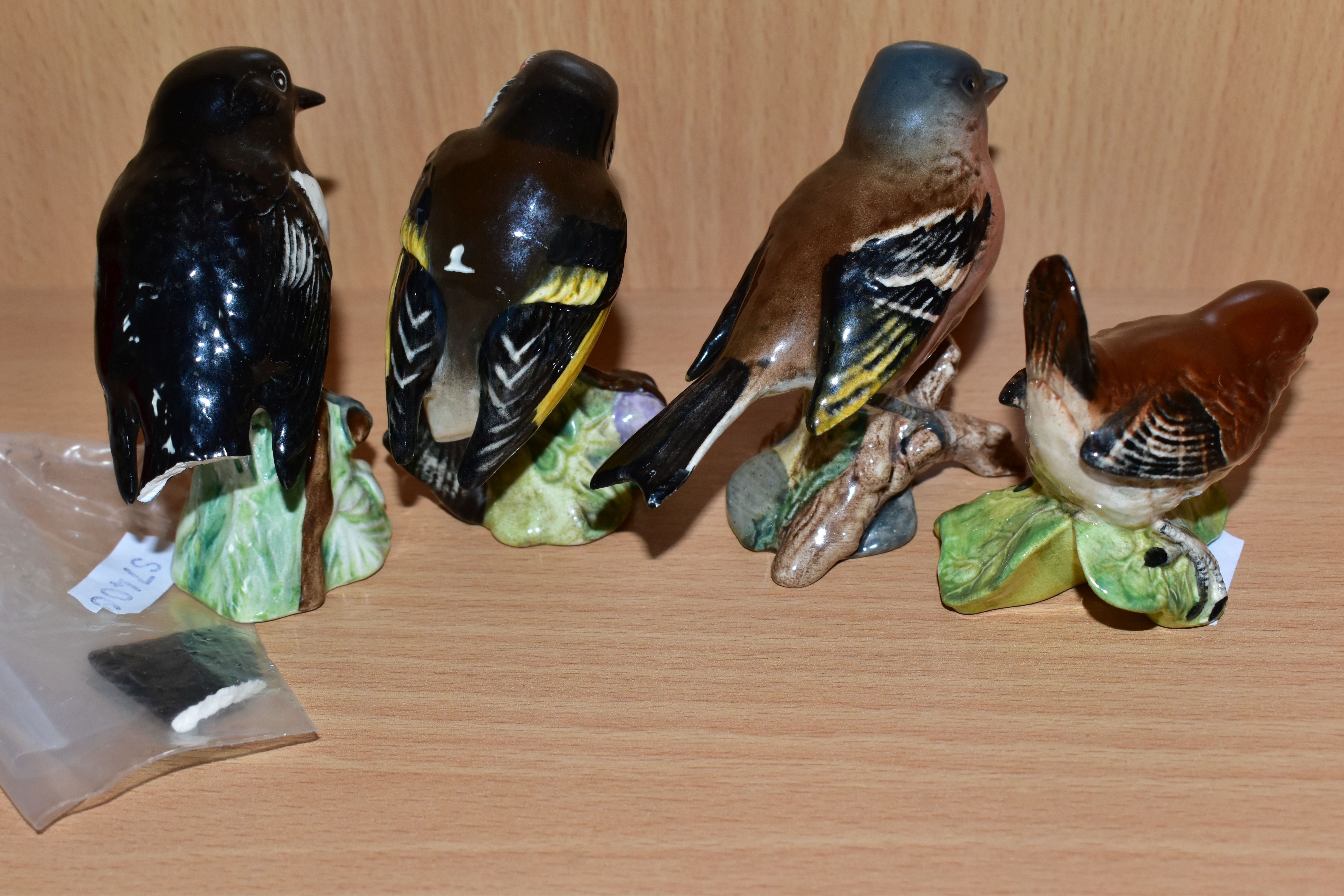 A COLLECTION OF NINE BESWICK BIRD FIGURINES, comprising 2106- Whitethroat, 2274- Stonechat (broken - Image 3 of 5