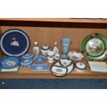 A GROUP OF WEDGWOOD CERAMICS, to include a boxed Jasper Ware Valentine's Day plate 1990 with