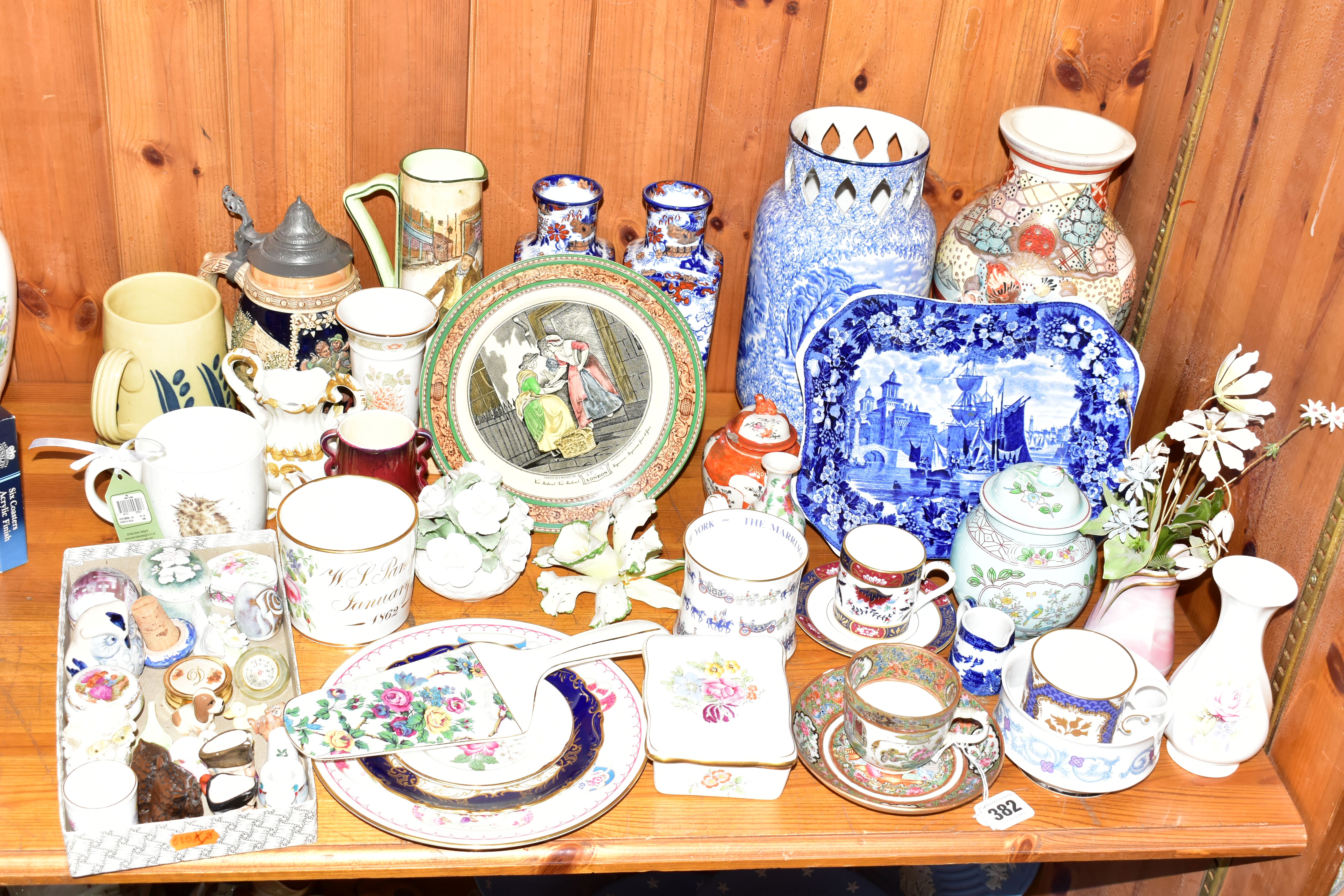 A GROUP OF CERAMICS, to include a Chinese Rose Medallion teacup and saucer (old repair to handle, - Image 3 of 9