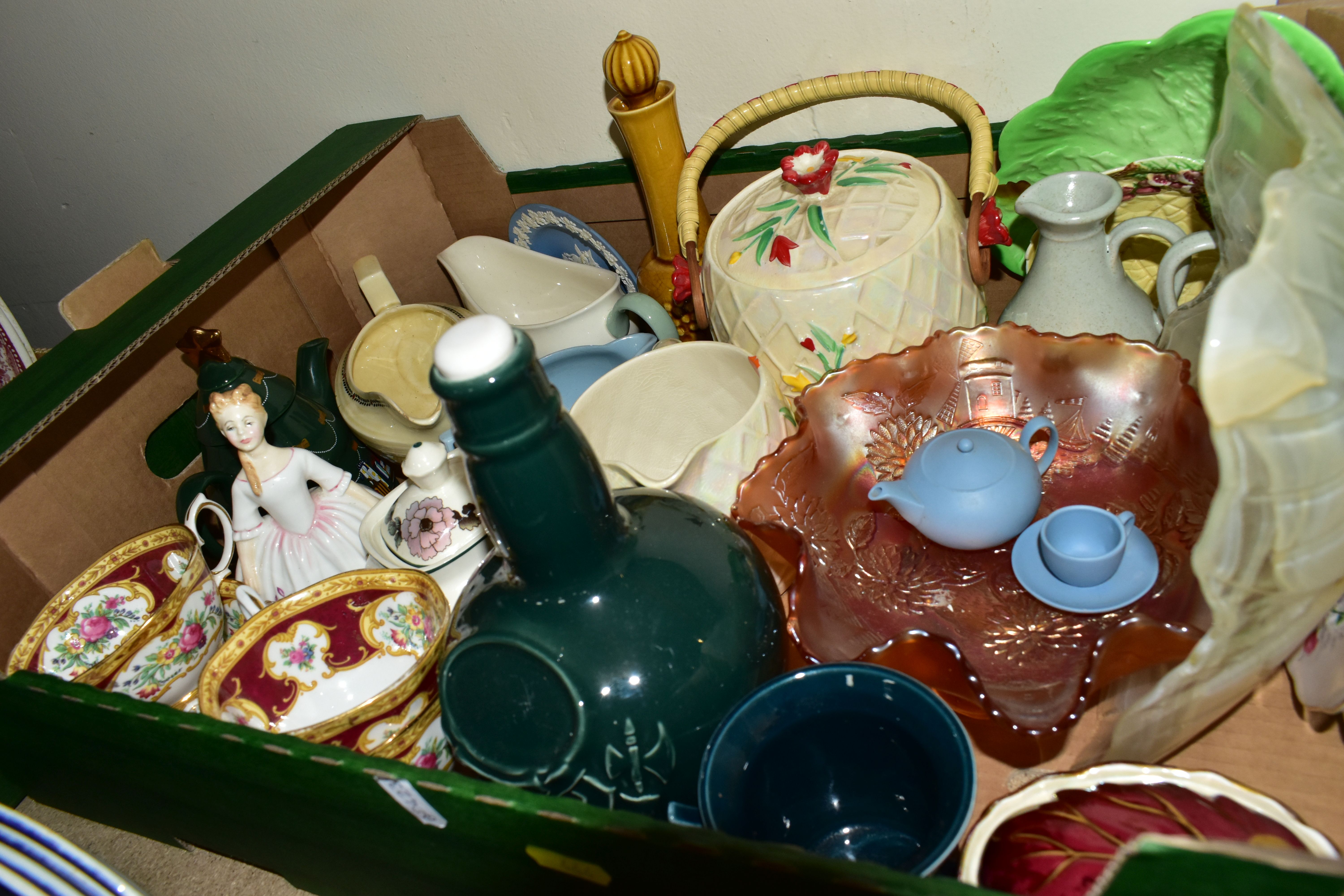 THREE BOXES OF CERAMICS, GLASS AND SUNDRY ITEMS, to include a Copeland Spode's Italian fruit bowl - Image 7 of 7
