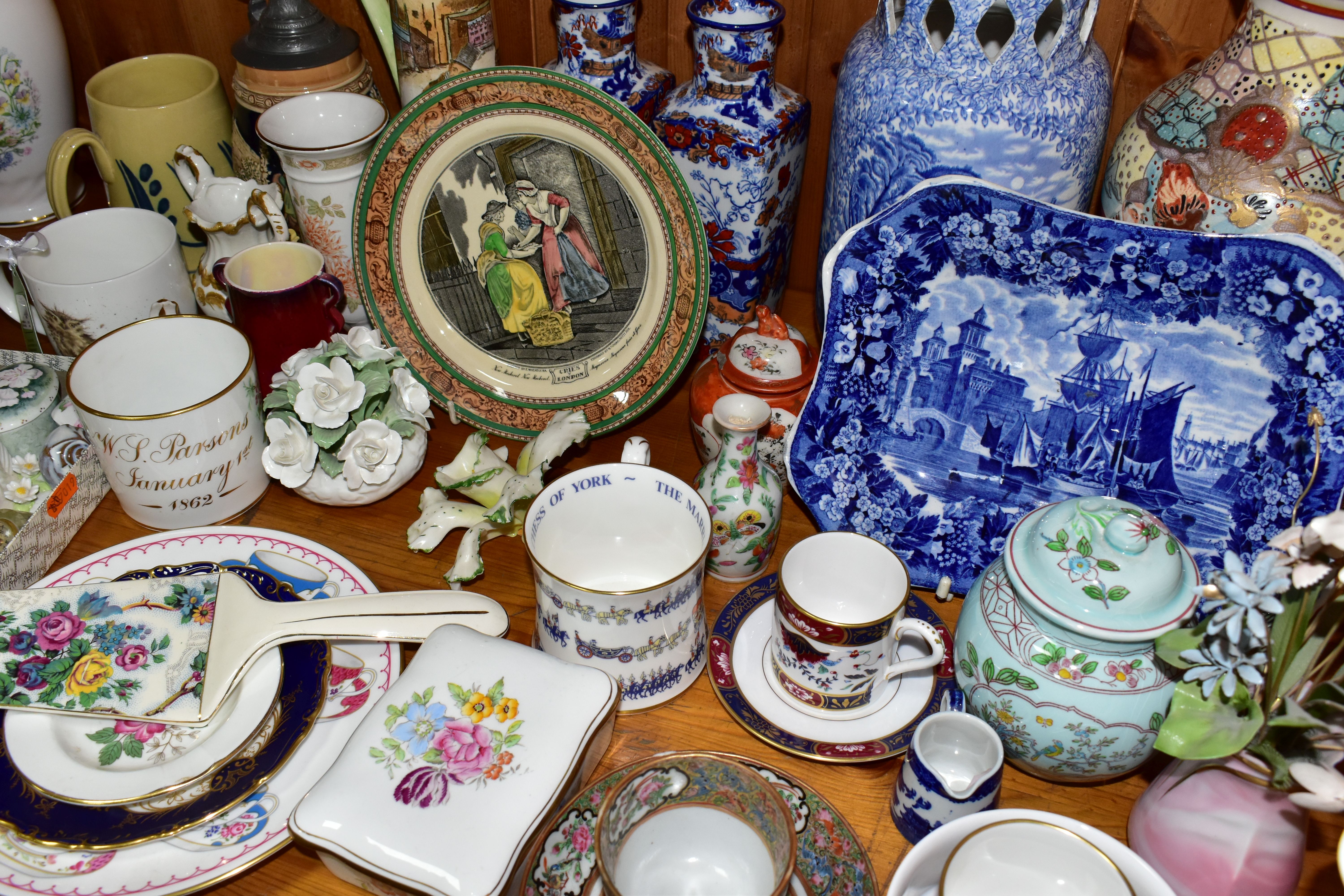 A GROUP OF CERAMICS, to include a Chinese Rose Medallion teacup and saucer (old repair to handle,