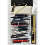 A SELECTION OF PENS, to include ball point 'Parker' pens, propelling pencils, Sheaffer fountain pen,