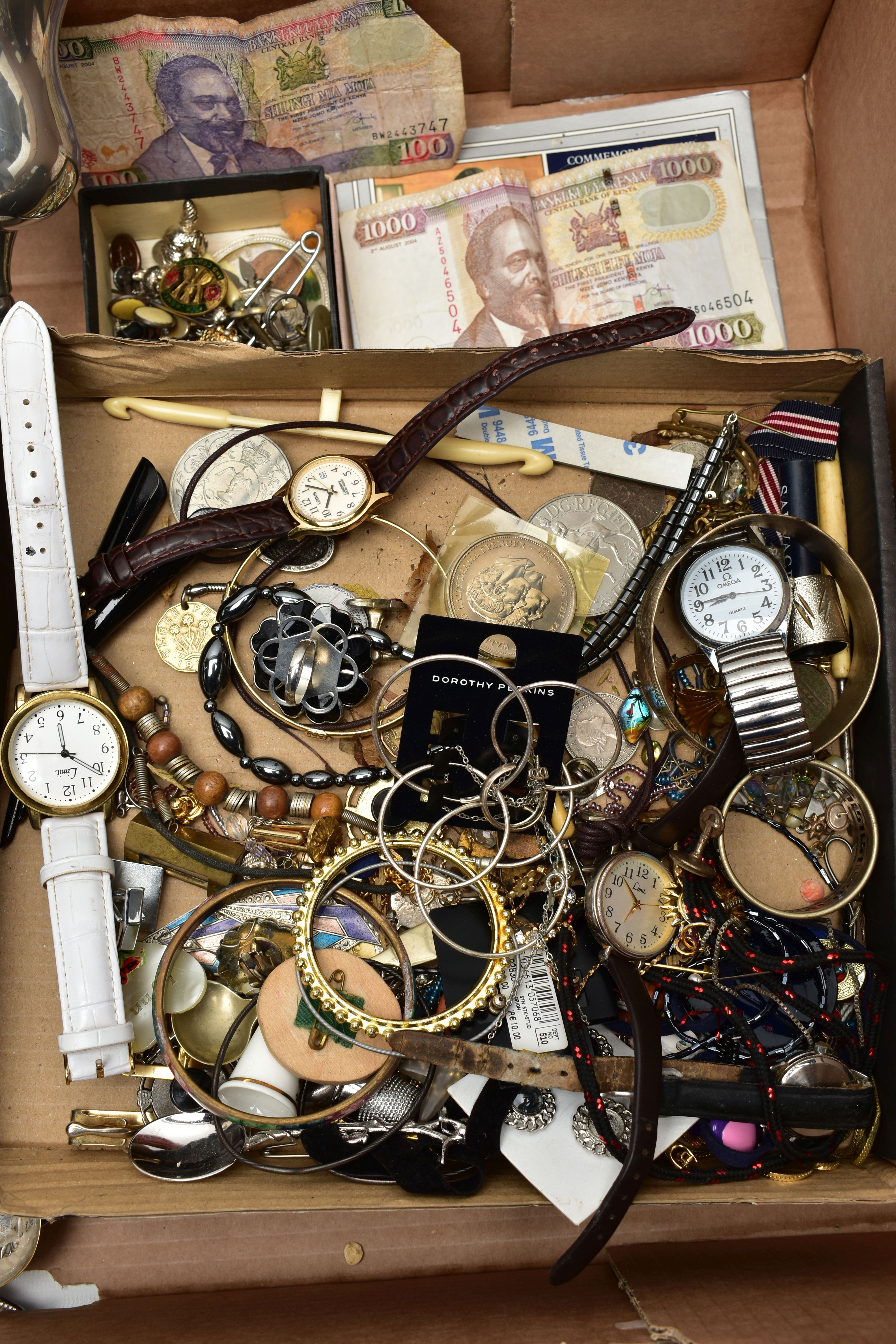 A BOX OF ASSORTED WHITE METAL WARE WITH COSTUME JEWELLERY, to include an EP toast rack, two white - Image 2 of 5