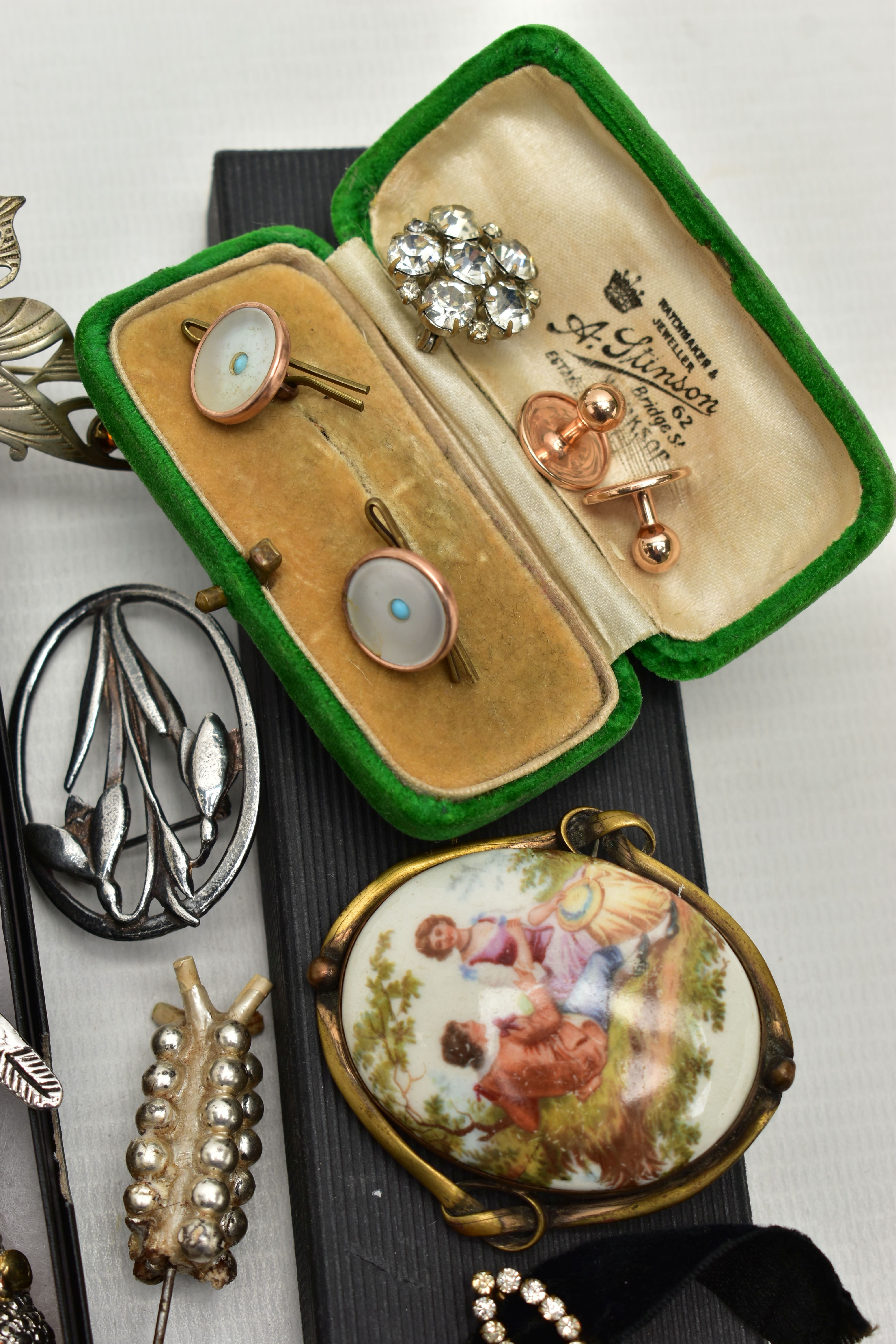 A BOX OF ASSORTED JEWELLERY, to include an assortment of white metal earrings, a chain, a pendant - Image 2 of 6