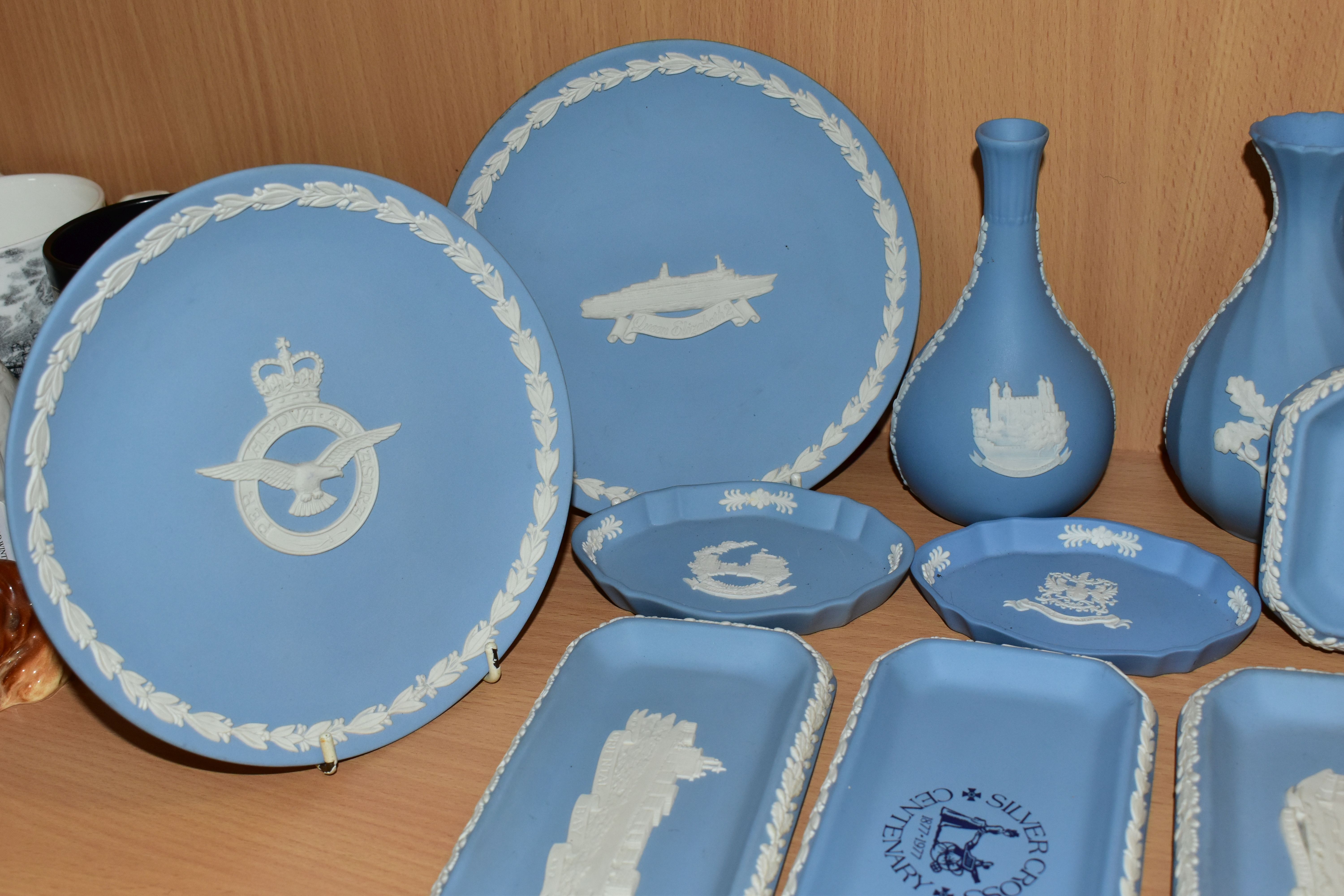 A COLLECTION OF WEDGWOOD JASPER WARES, mainly pale blue, to include a bud vase and 16.5cm plate with - Image 3 of 6