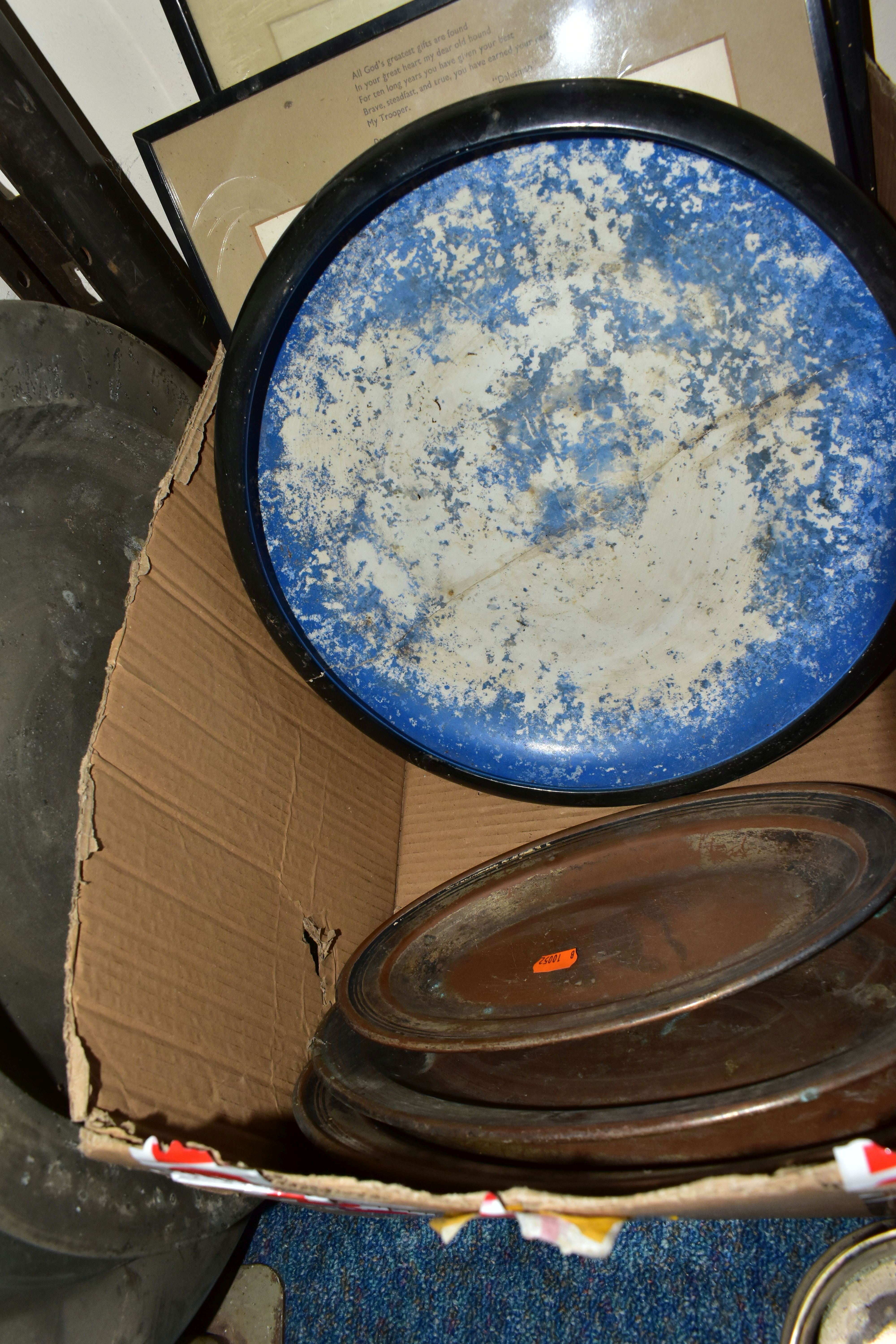 A BOX AND LOOSE SUNDRY ITEMS ETC, to include three Bush and Perkins pewter plates circa 1775, - Image 4 of 5