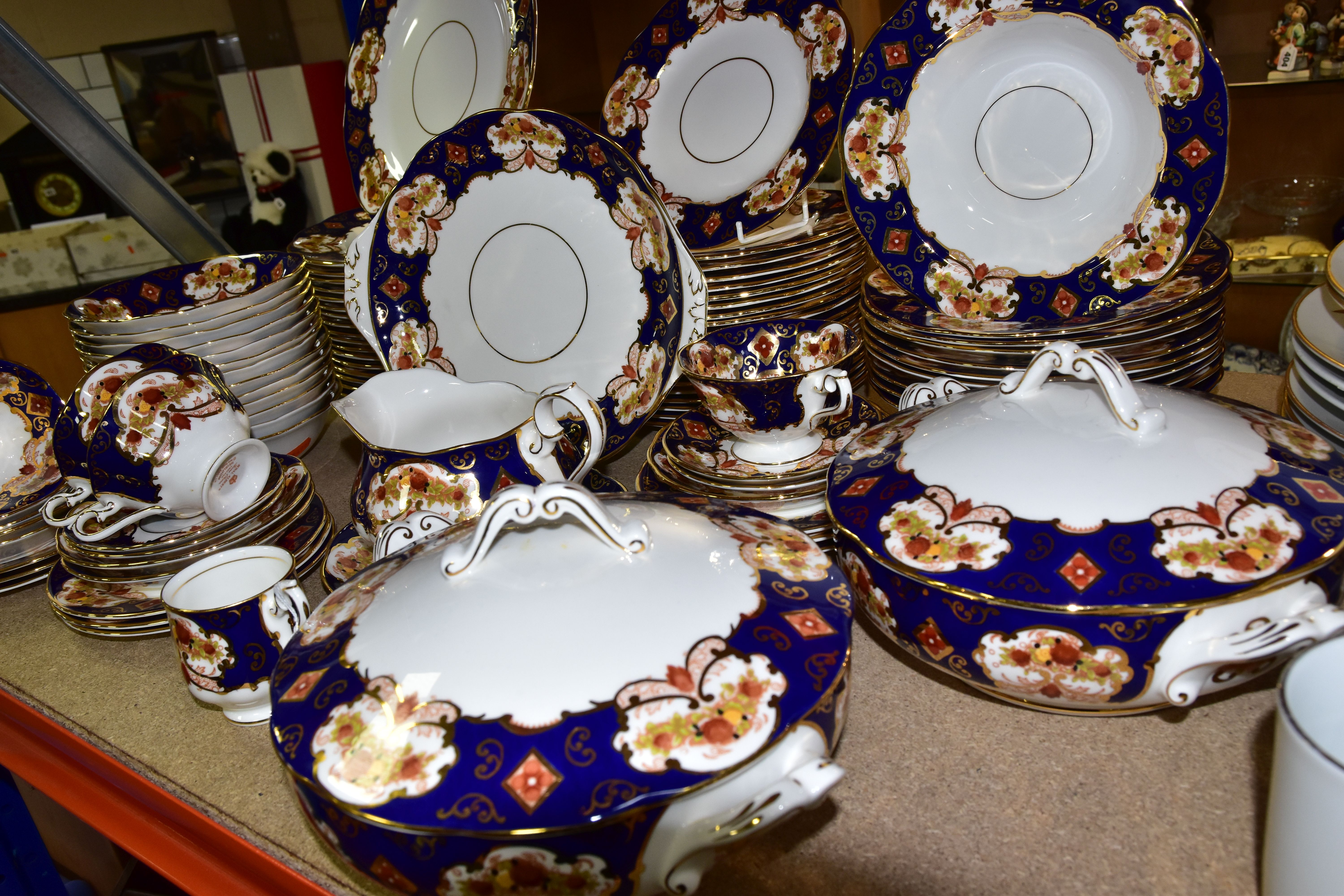 A ROYAL ALBERT 'HEIRLOOM' PATTERN DINNER SET, modern back stamp, comprising two circular covered - Image 4 of 5